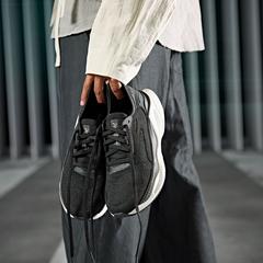 Pace Walk — Black 9