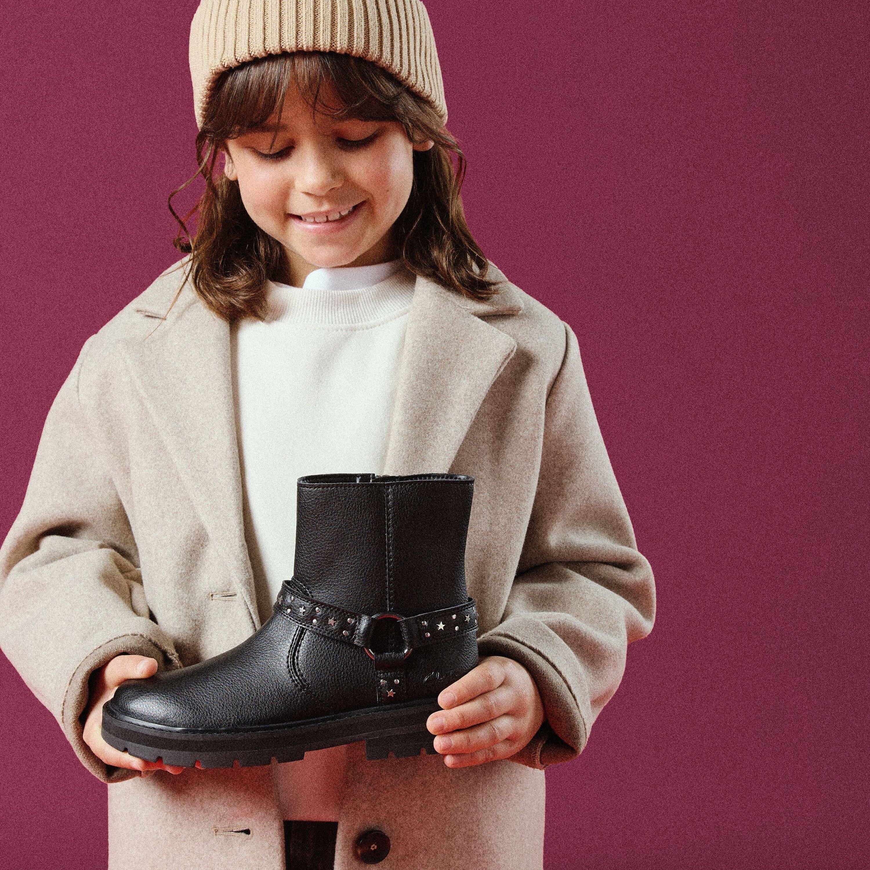 PragueShine K. Black Leather