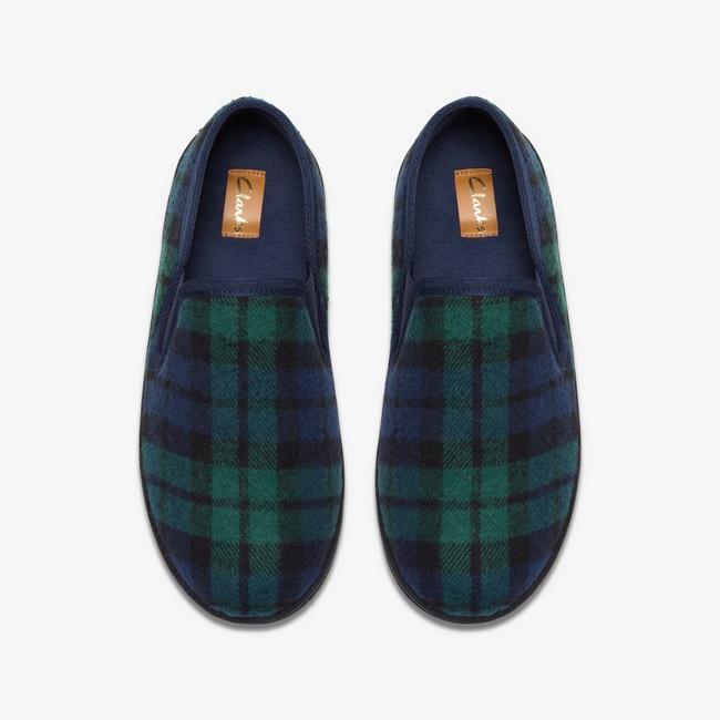 Clarks men's Haworth Ease Navy Check slippers.