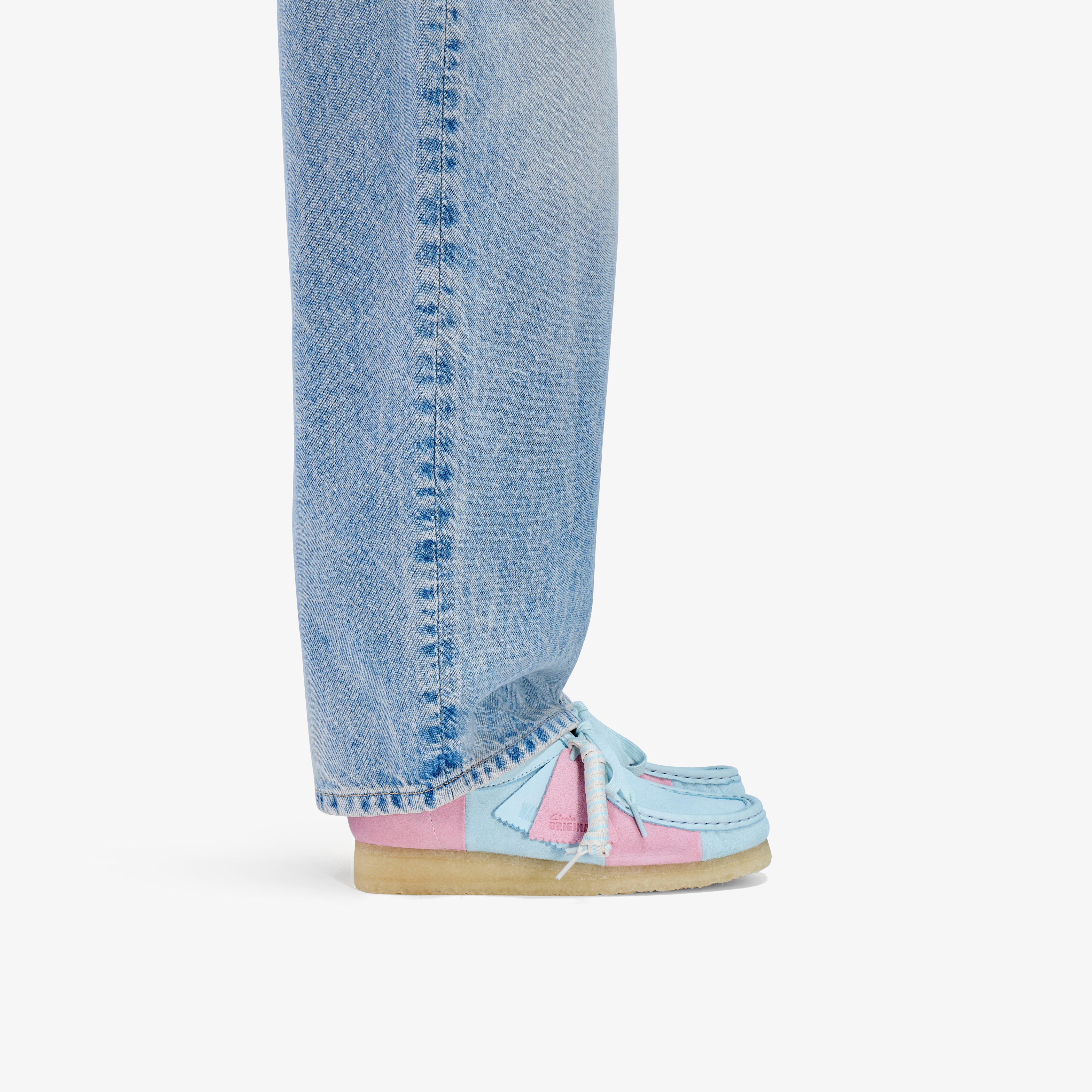 Wallabee. Pale Blue Stripe