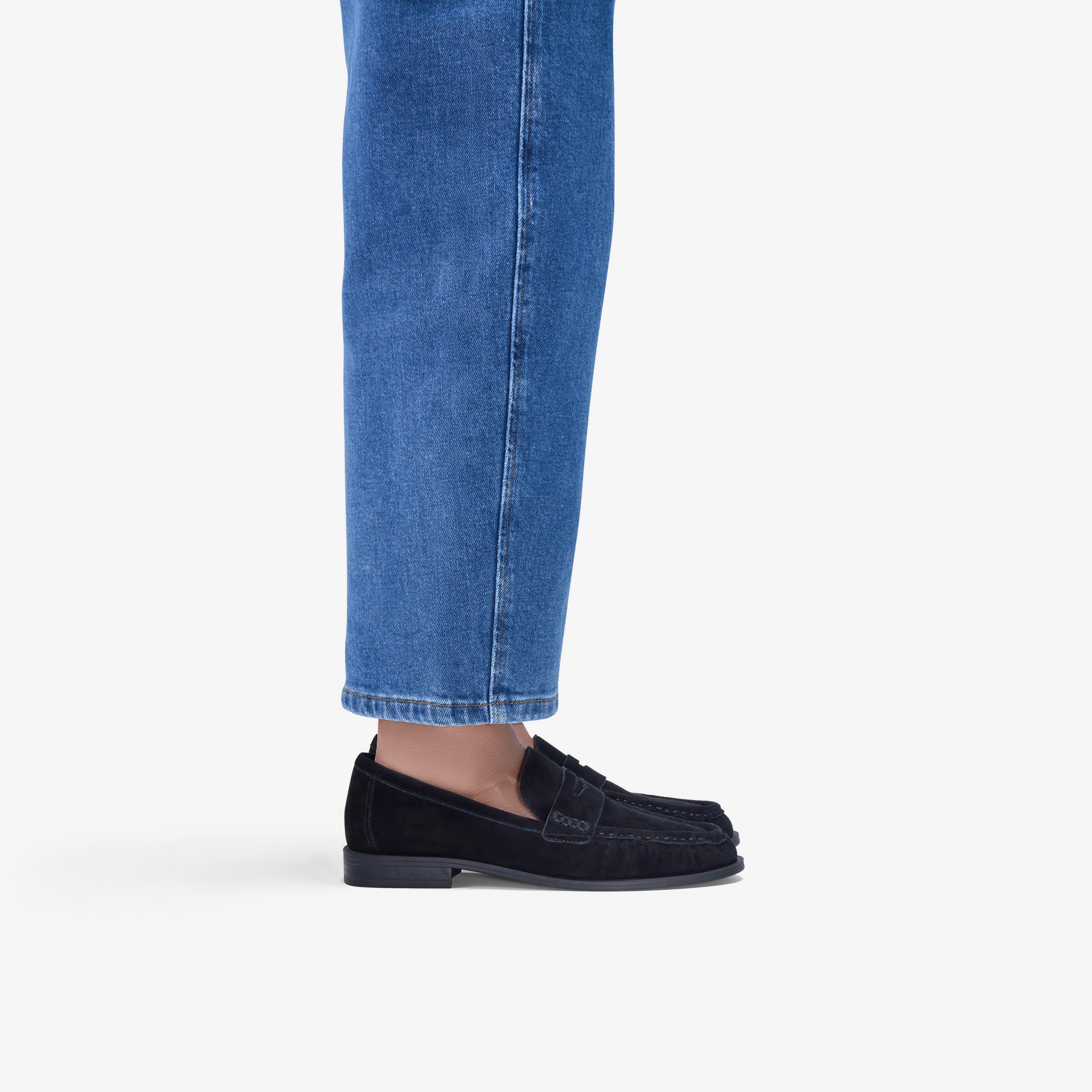Alixea Walk — Black