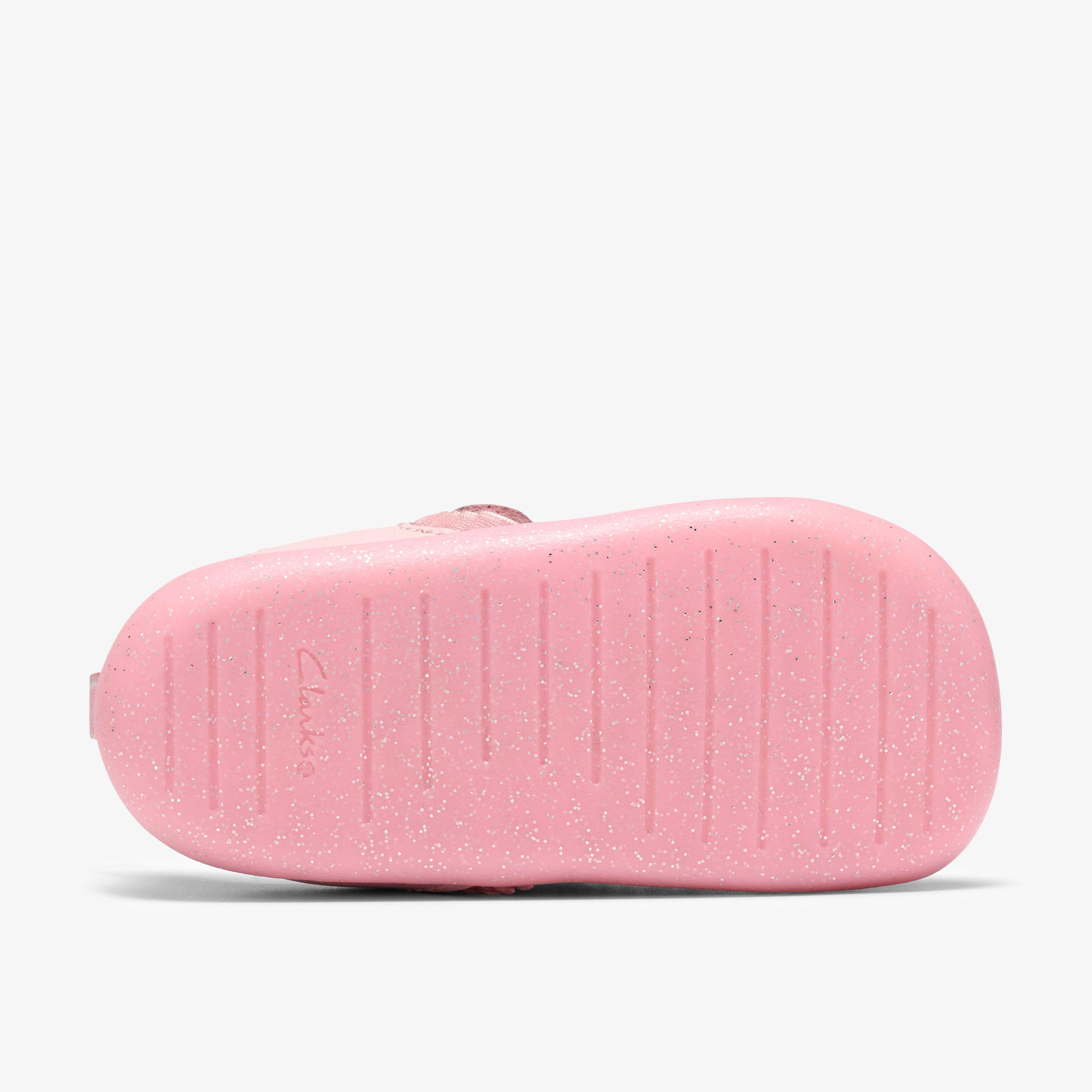 RoamerGleam T. Pink