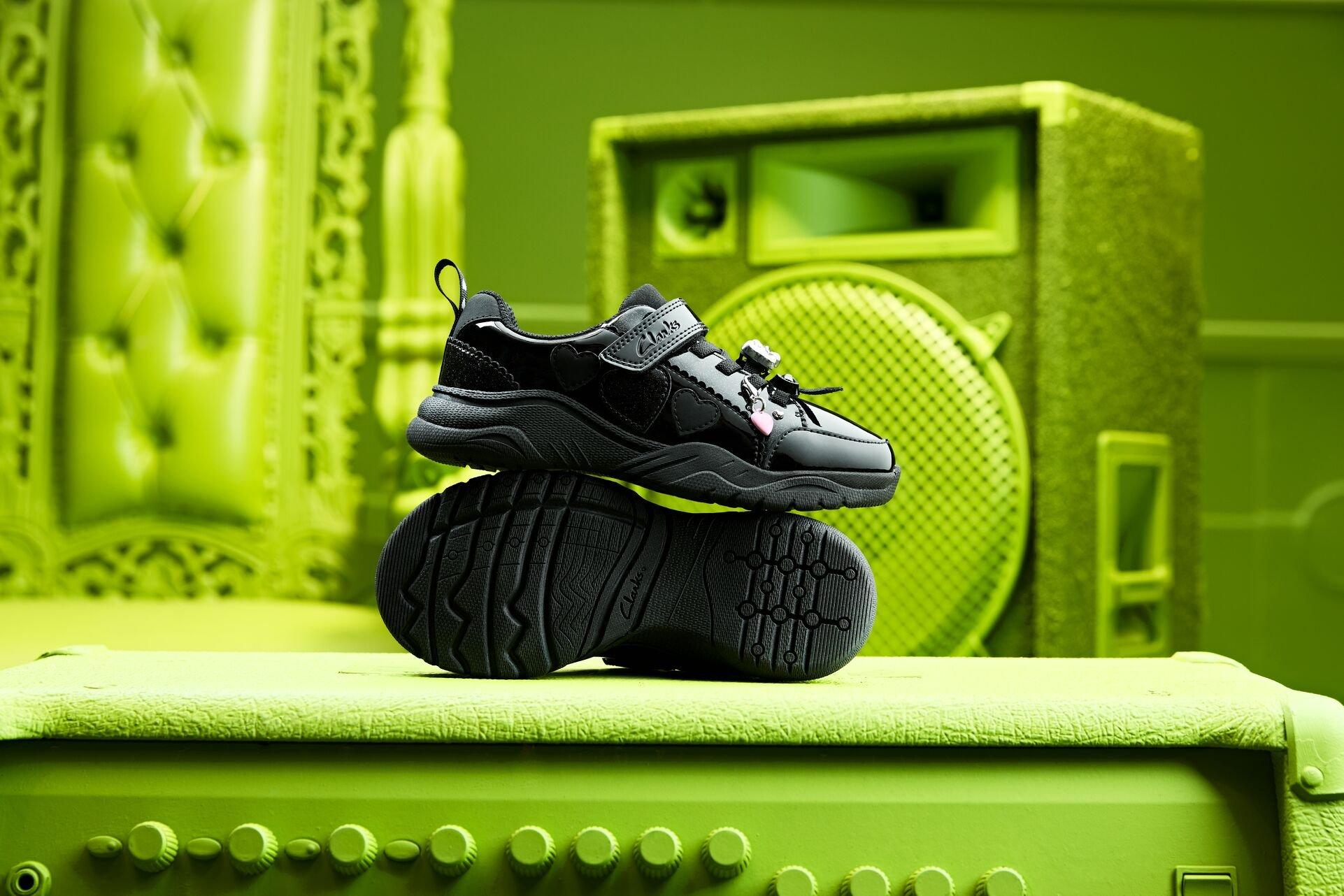 Feather Skip Kid — Black