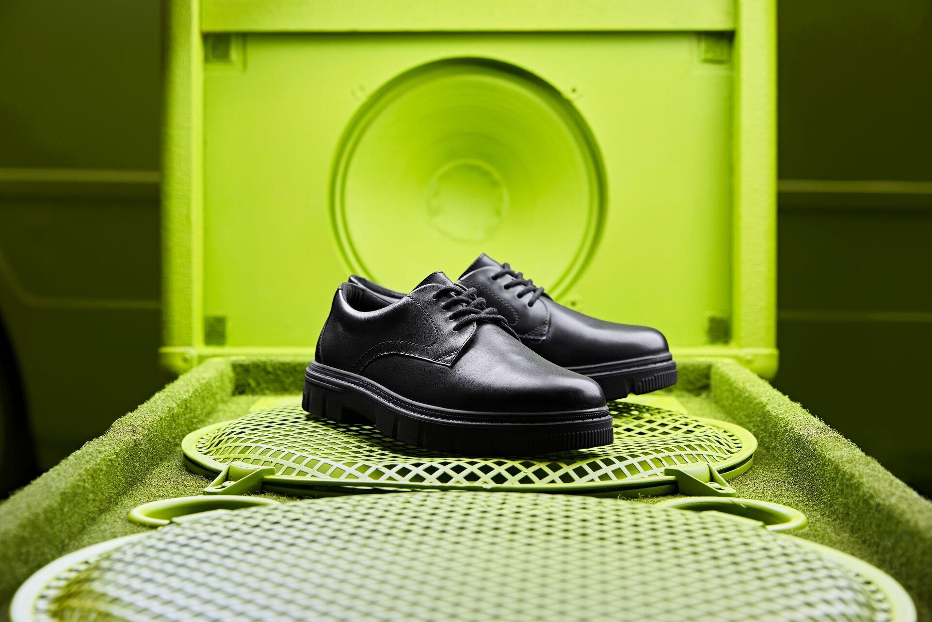 Lorcam Walk Youth — Black