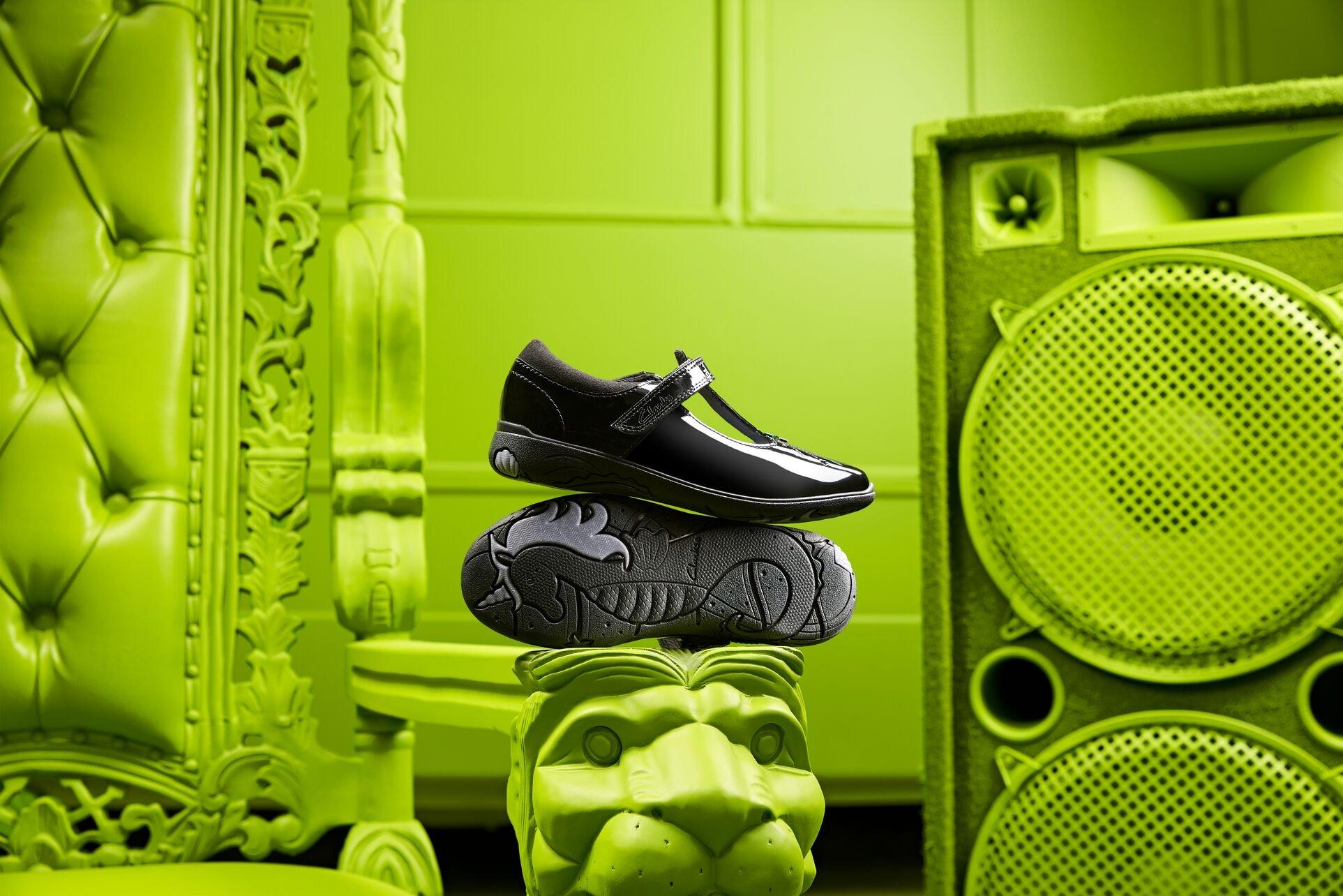 Relda Magic Kid — Black (alternate view)