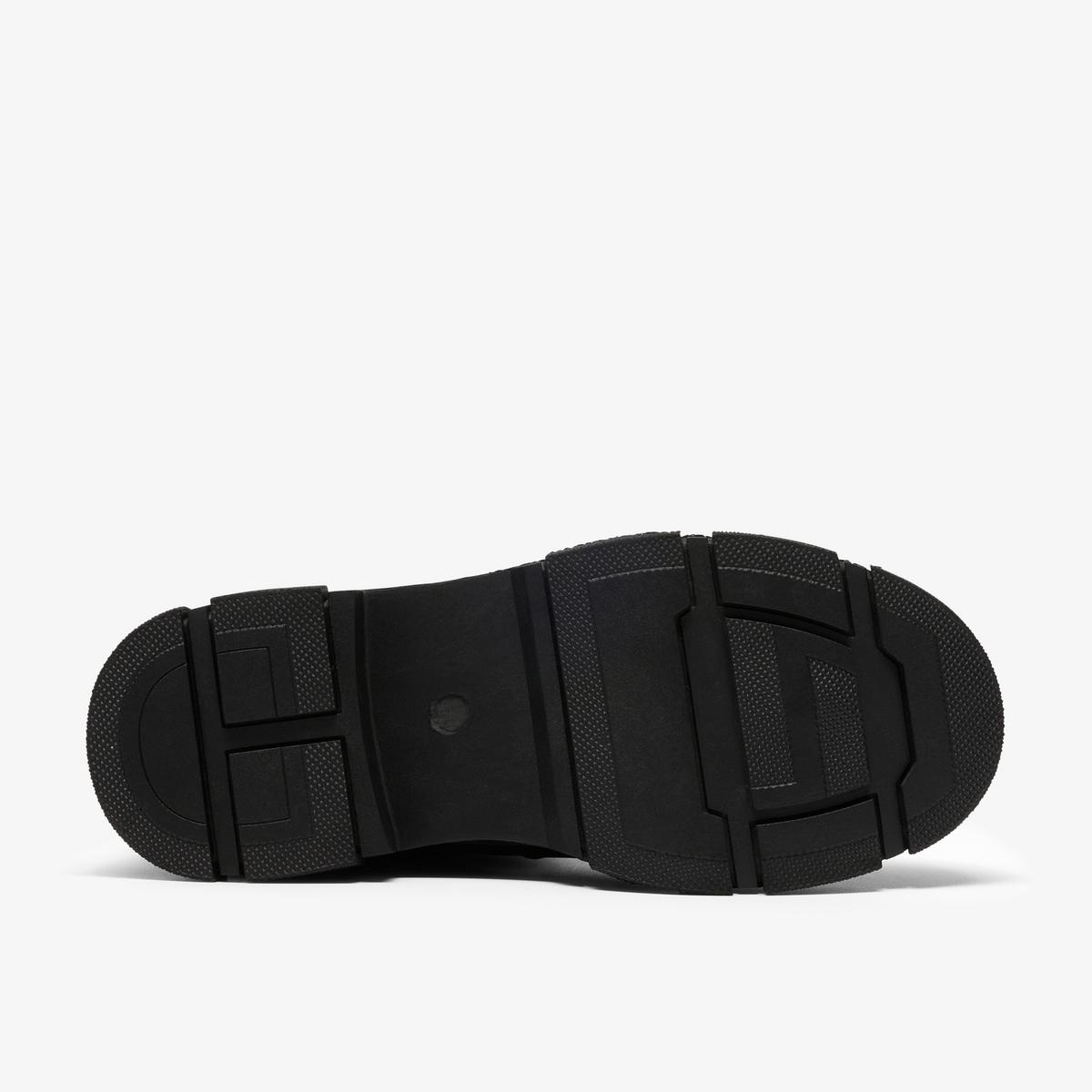 Zinnia Sea Older — Black