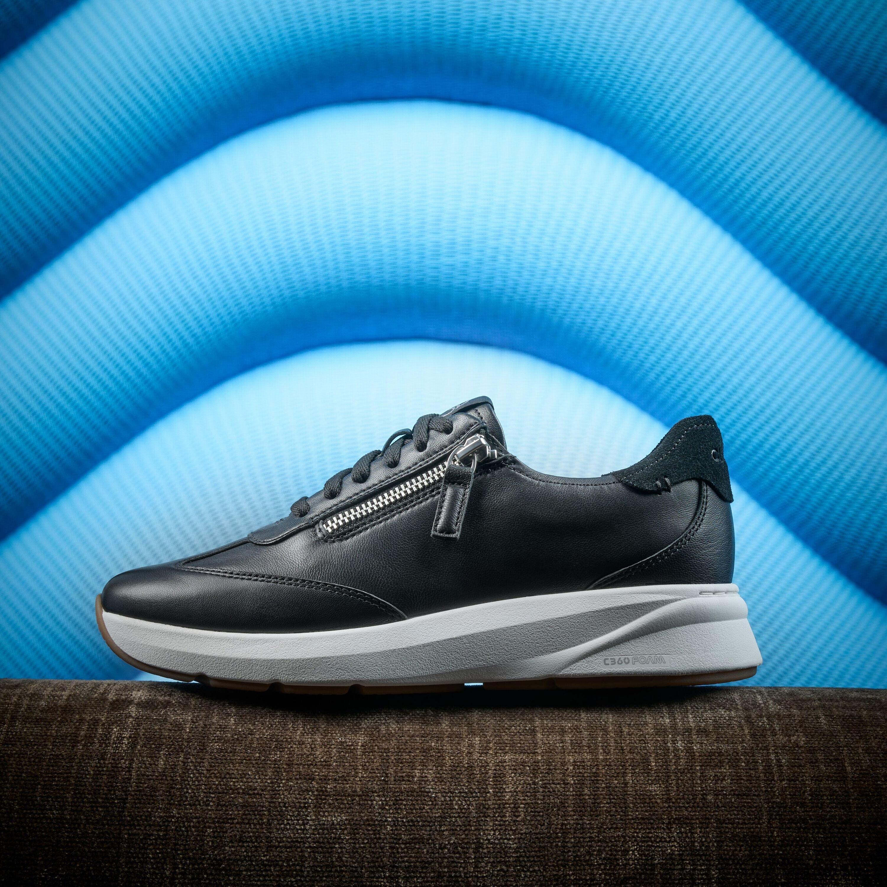 Code Run — Black