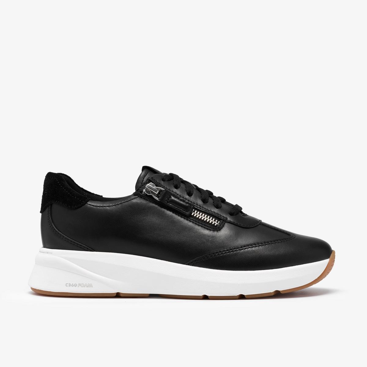 Code Run — Black
