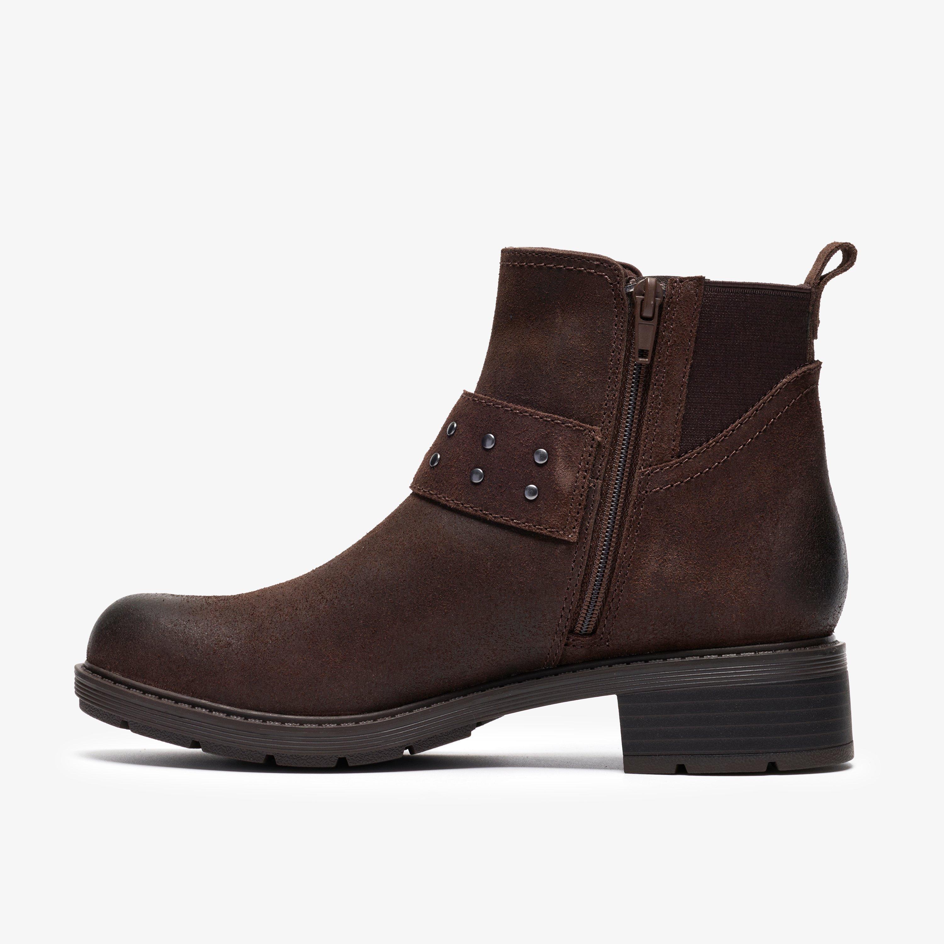 Hearth Stud — Brown