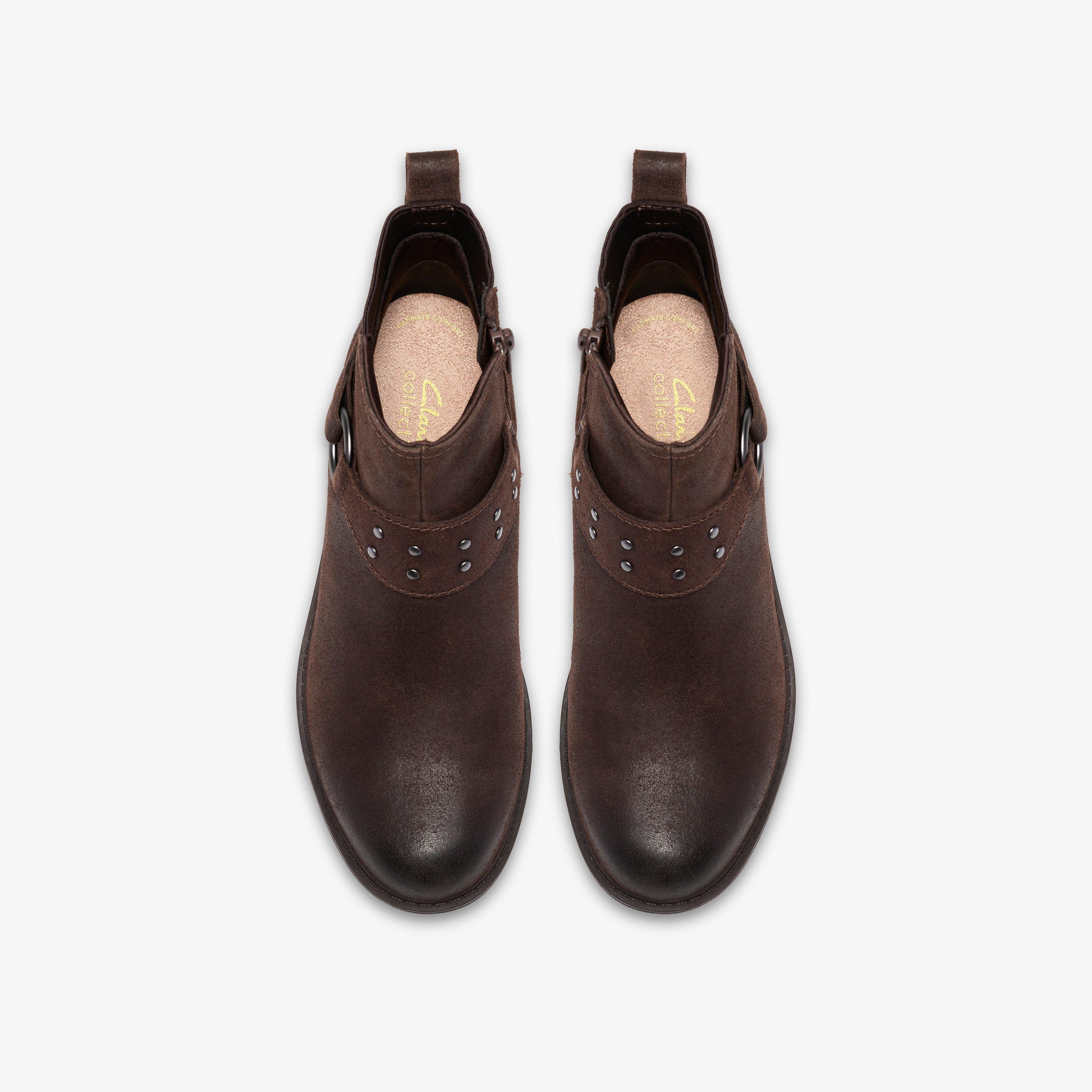 Hearth Stud — Brown