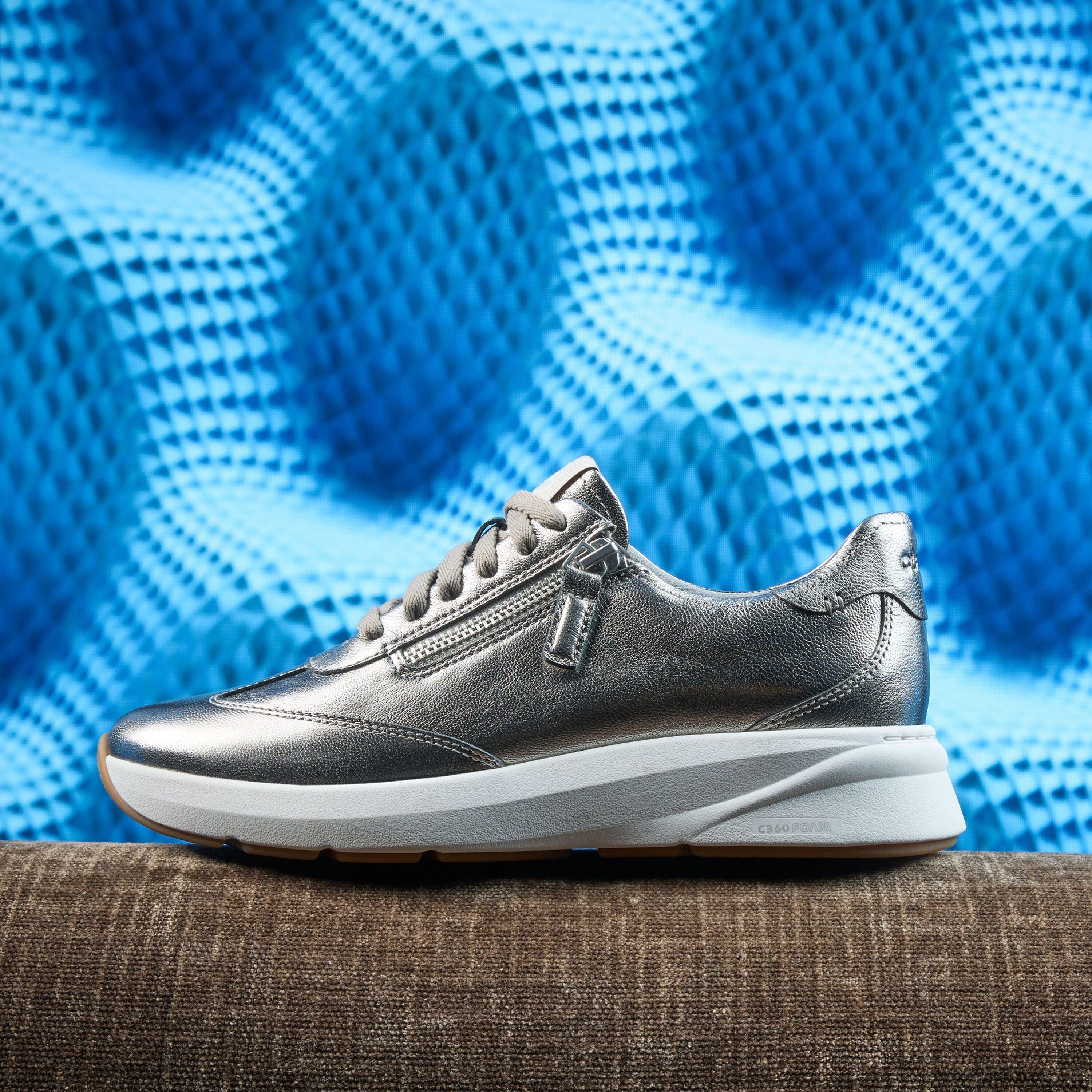 Code Run — Grey