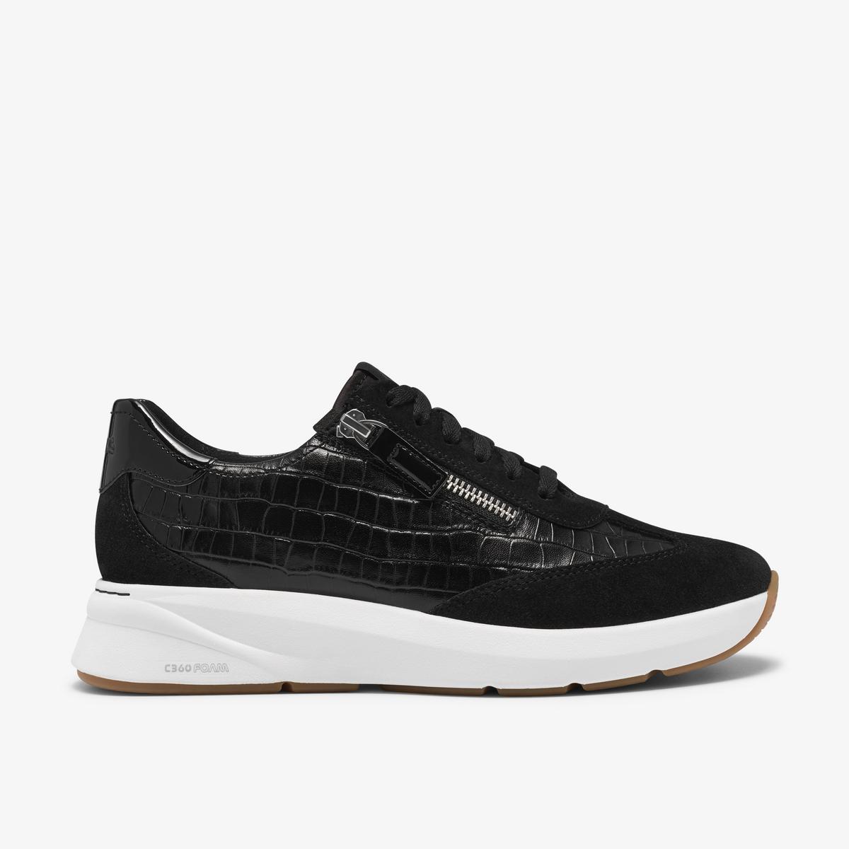 Code Run — Black
