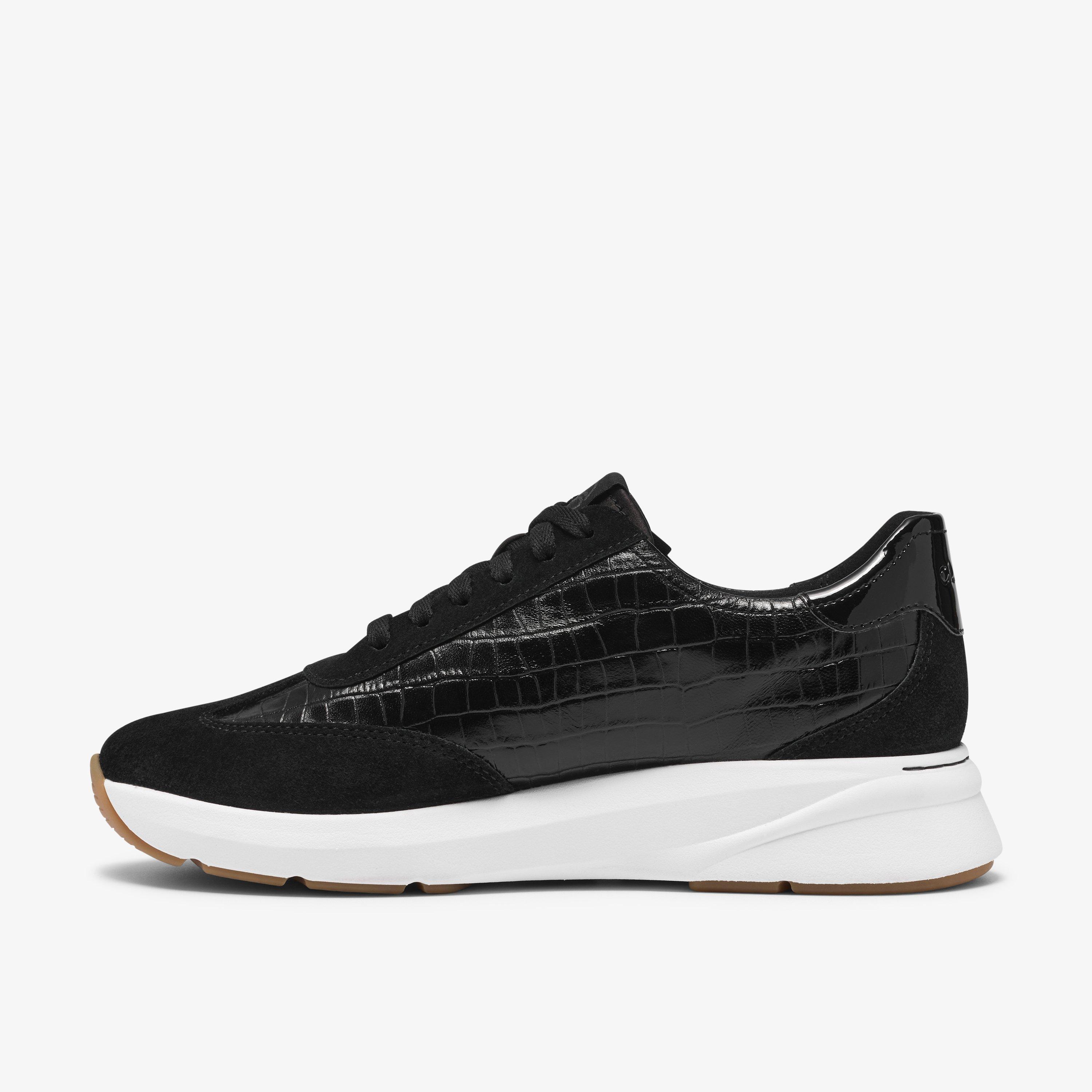 Code Run — Black