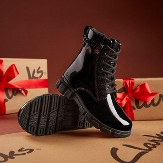 Clarks boots kids red online