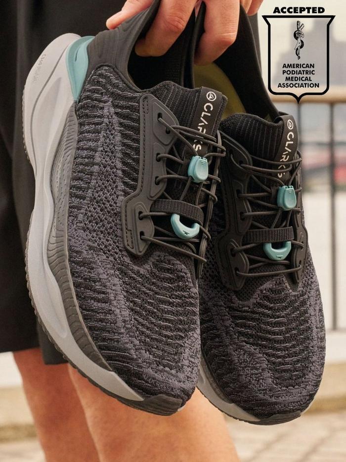Pace Rise Ultimate Walking Shoes