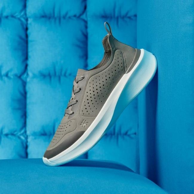 Clarks Cloudsteppers Solevana Tie men's trainers.