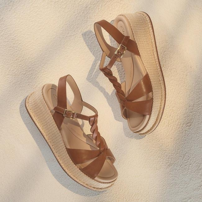 clarks women's tennis shoes