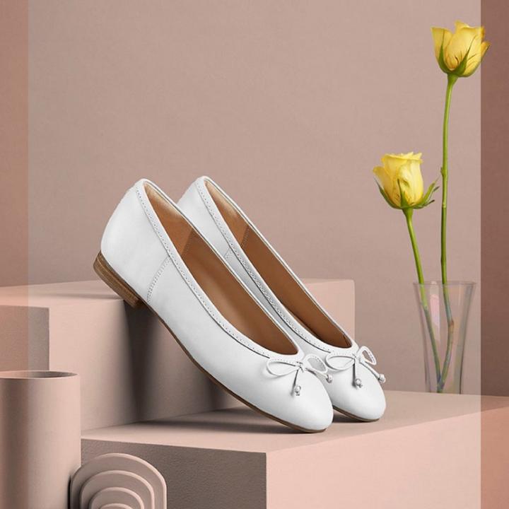 Clarks women's wendy lily sales flat