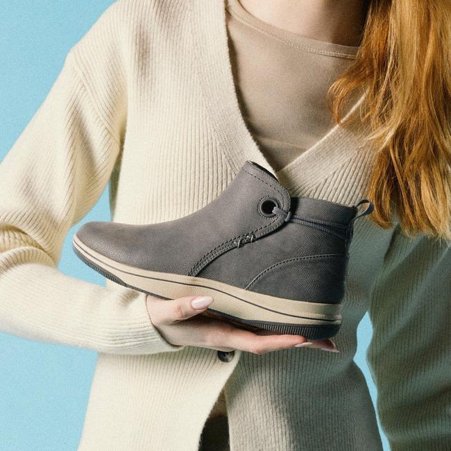 Breeze Cozy in Dark Sand & Black