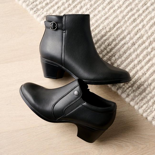 Women's Black Boots Group Image