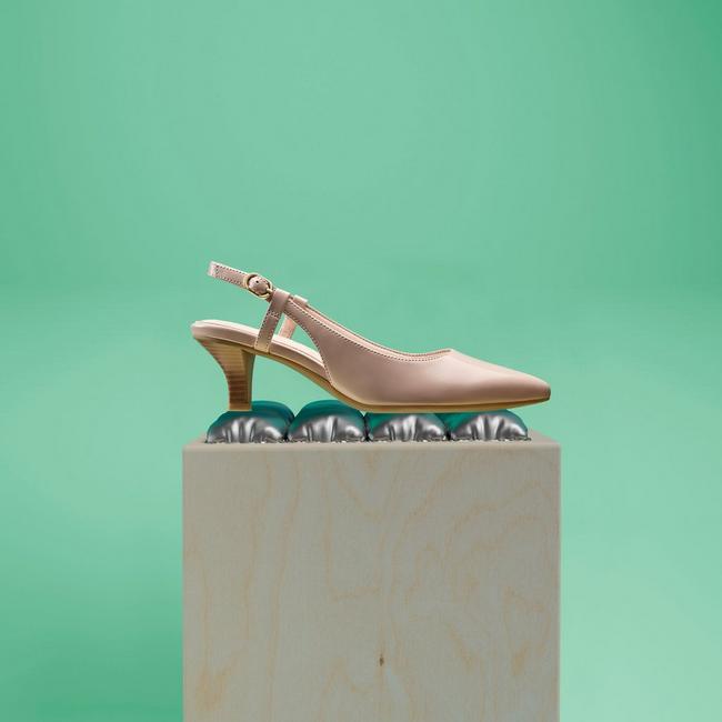 Clarks women's Kepley Lane light pink shoes.