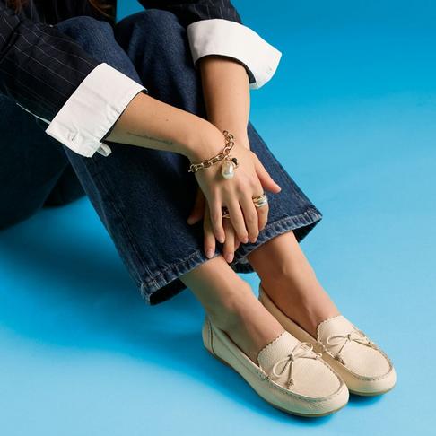 Shop Women’s Wide Widths