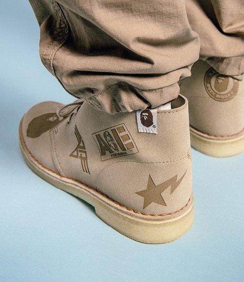 新品A BATHING APE® × CLARKS DESERT BOOTS