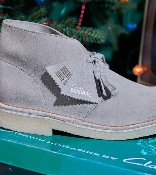 Desert Boot on an old-fashioned Clarks shoe box | Shop Desert Boot