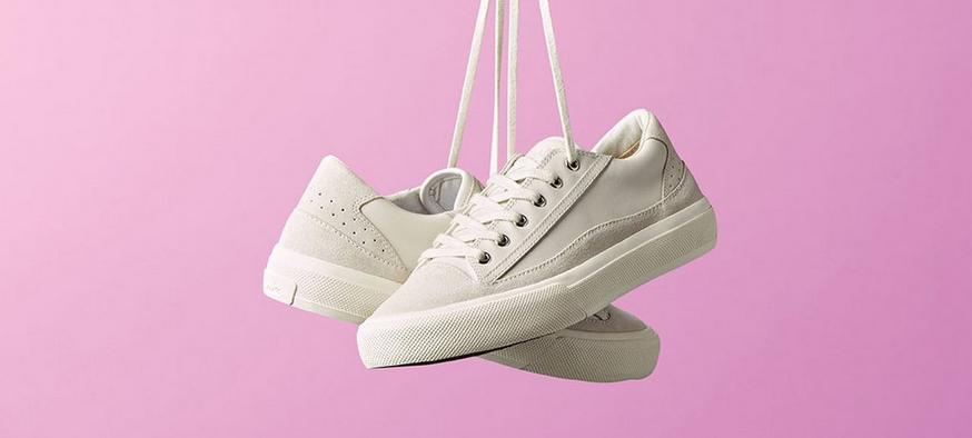 Easy Method To Restore White Sneakers (How To Clean White Sneakers