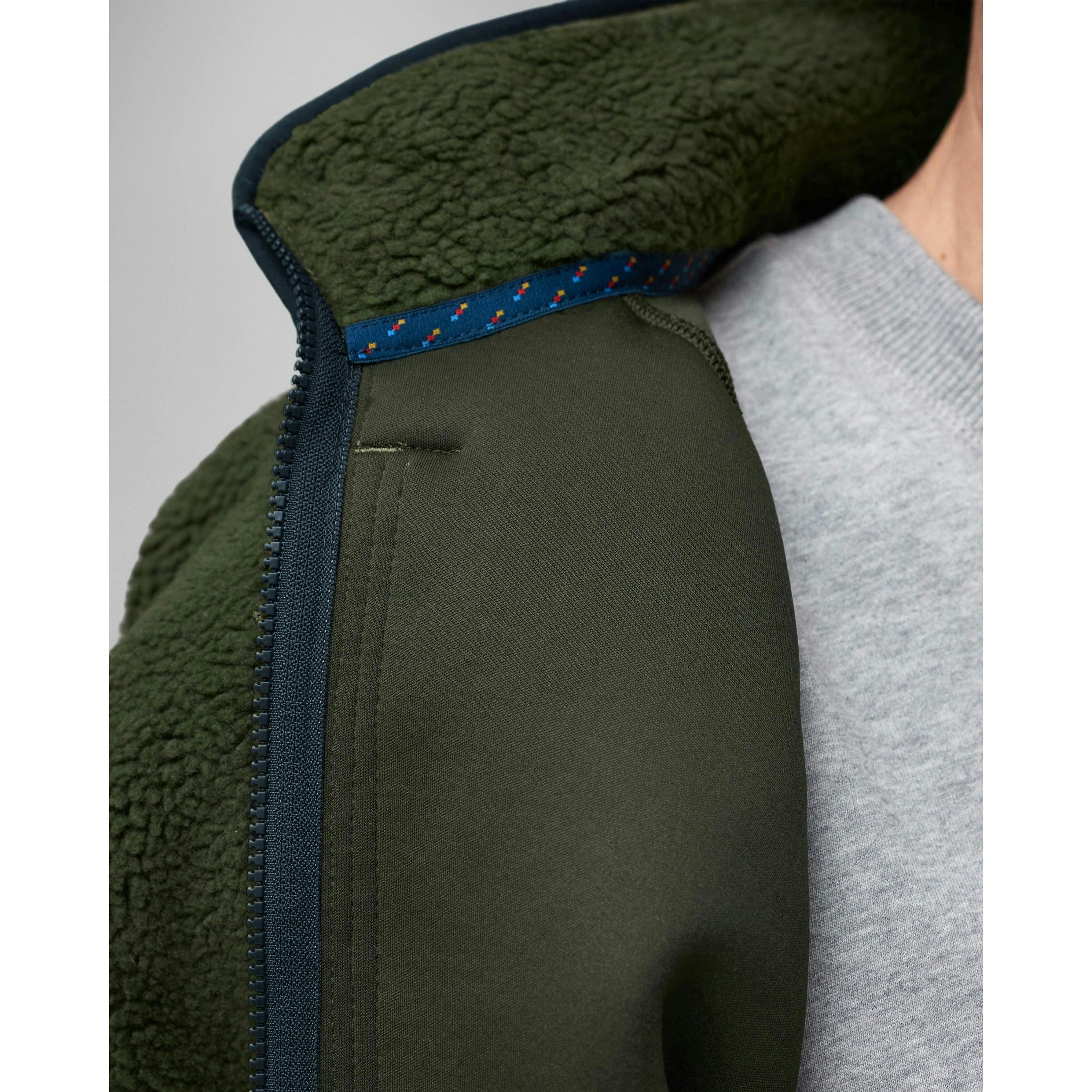 Fjallraven Lightweight Coat  in Green , view 5 of 6