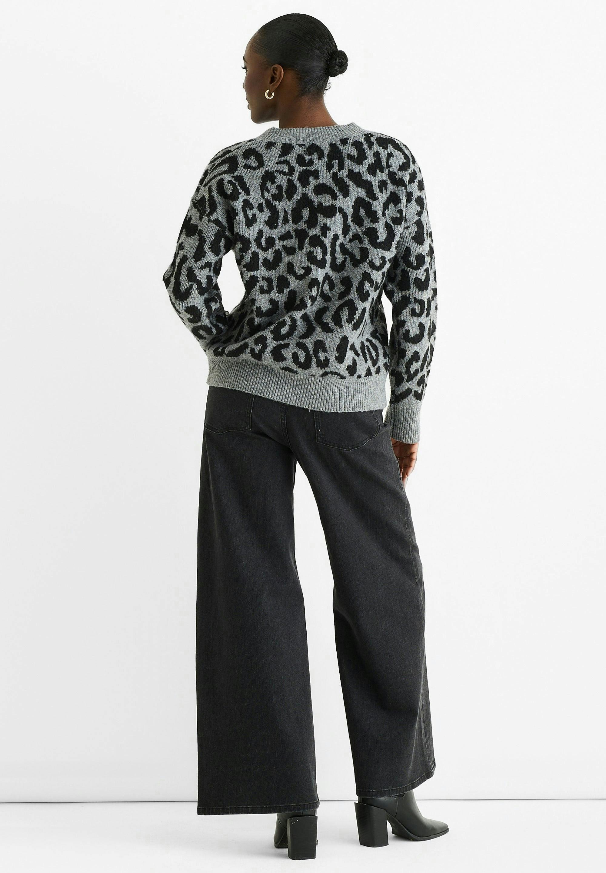 Grey Animal V Neck Short Knit Jumper , view 4 of 4