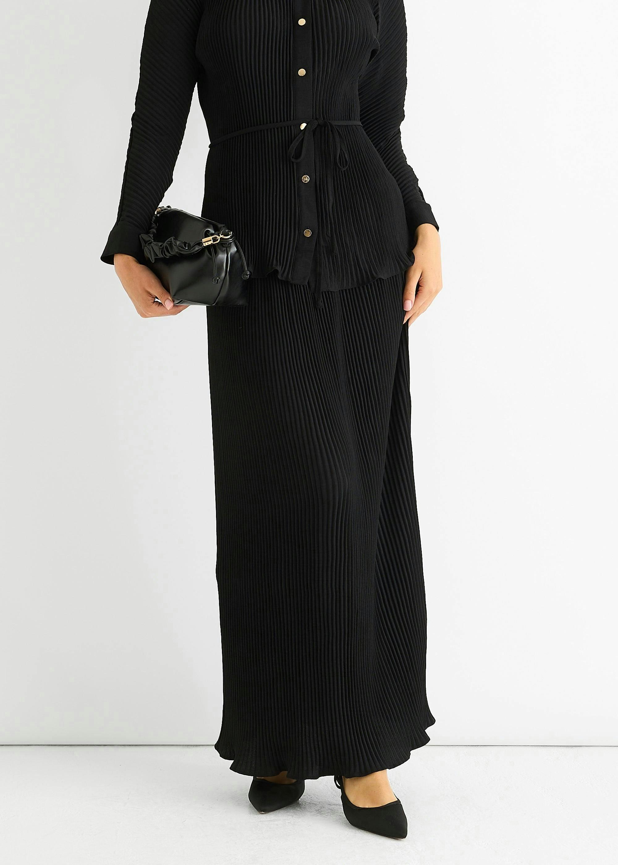 Black Plisse Elasticated Waist Maxi Skirt , view 2 of 4
