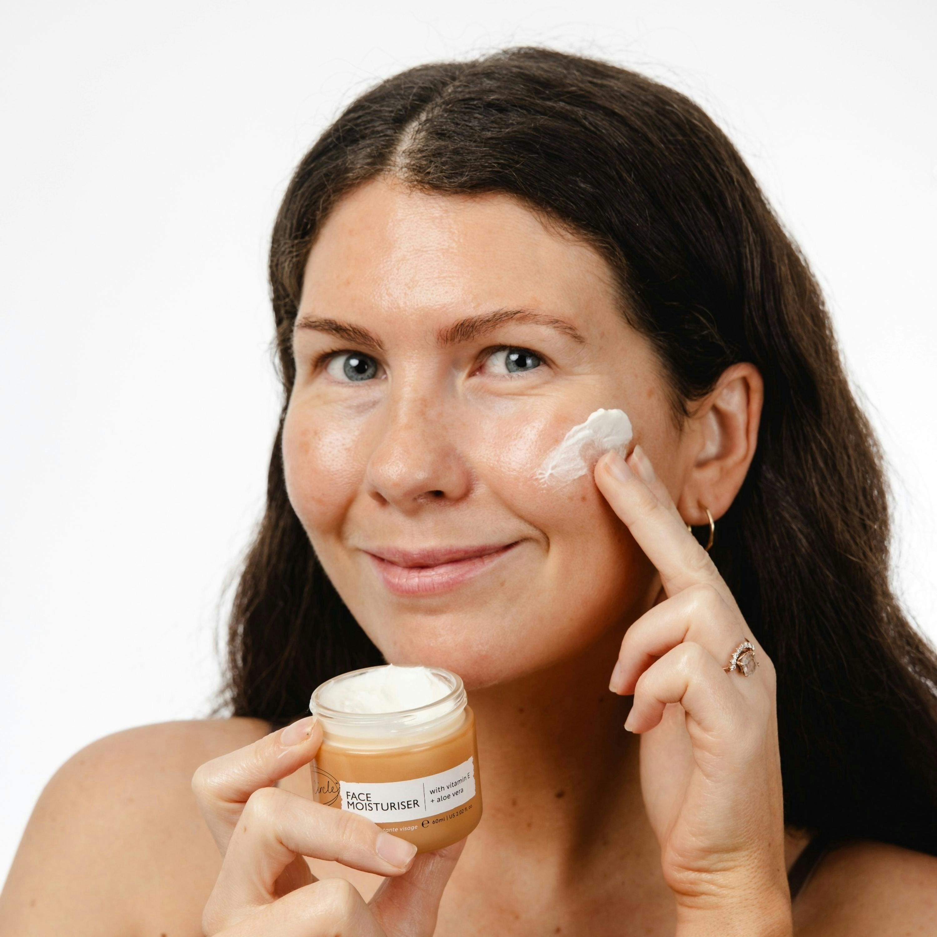 Upcircle with Argan Powder Moisturiser 50 ml Single , view 4 of 6