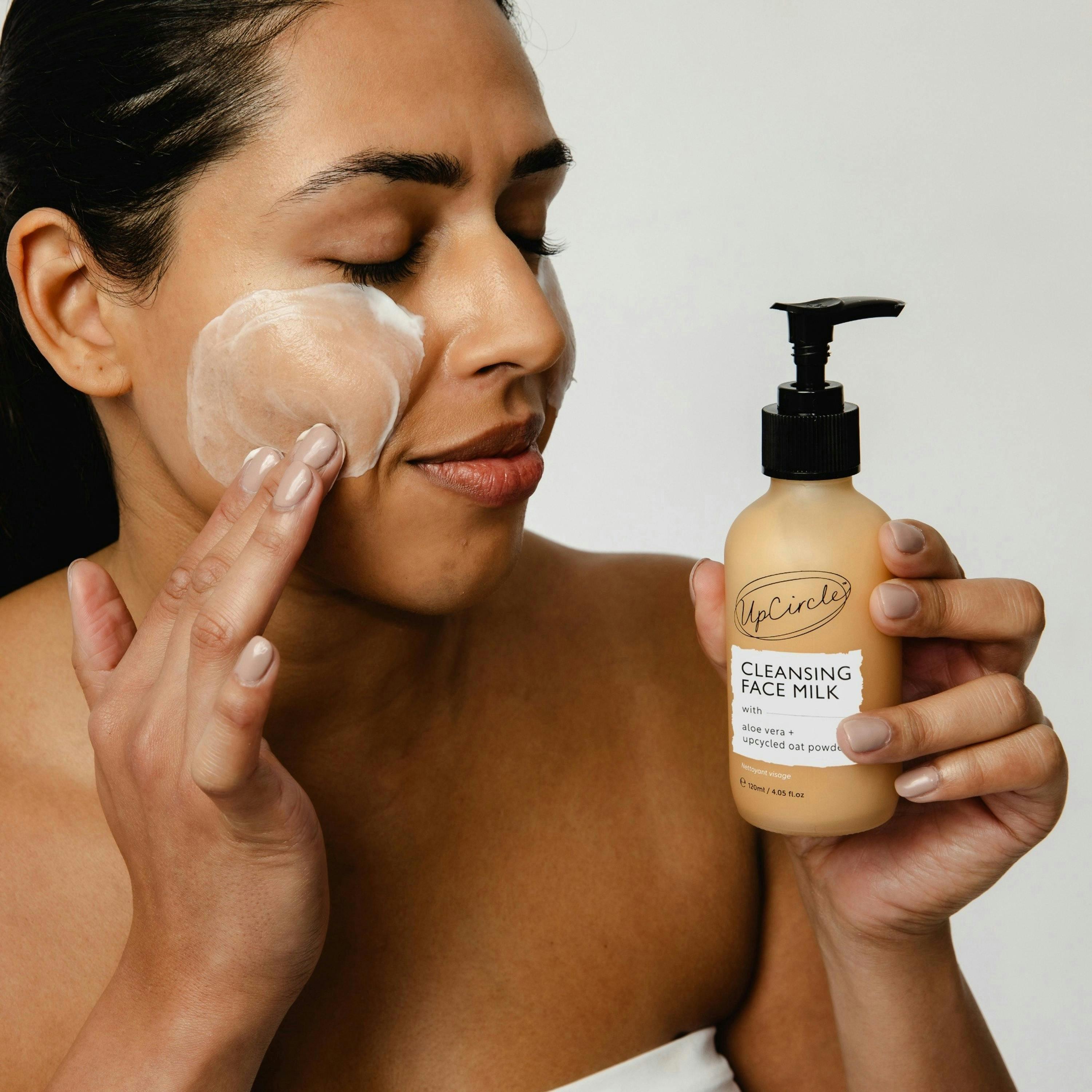 Upcircle Cleansing Milk 120 ml Single , view 5 of 6