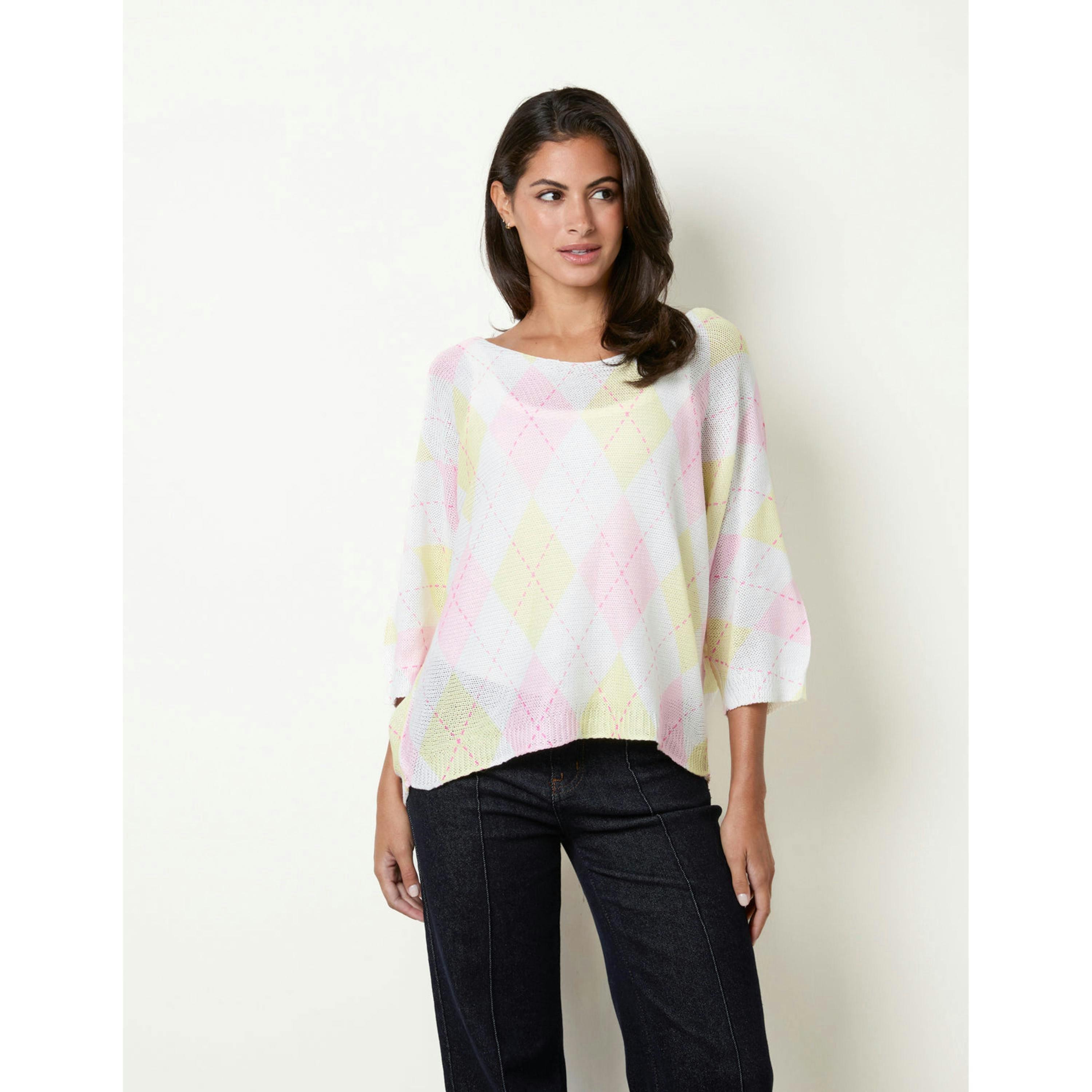 Blue Vanilla Diamond Print Fine Gauge Batwing Jumper  in White , view 3 of 4