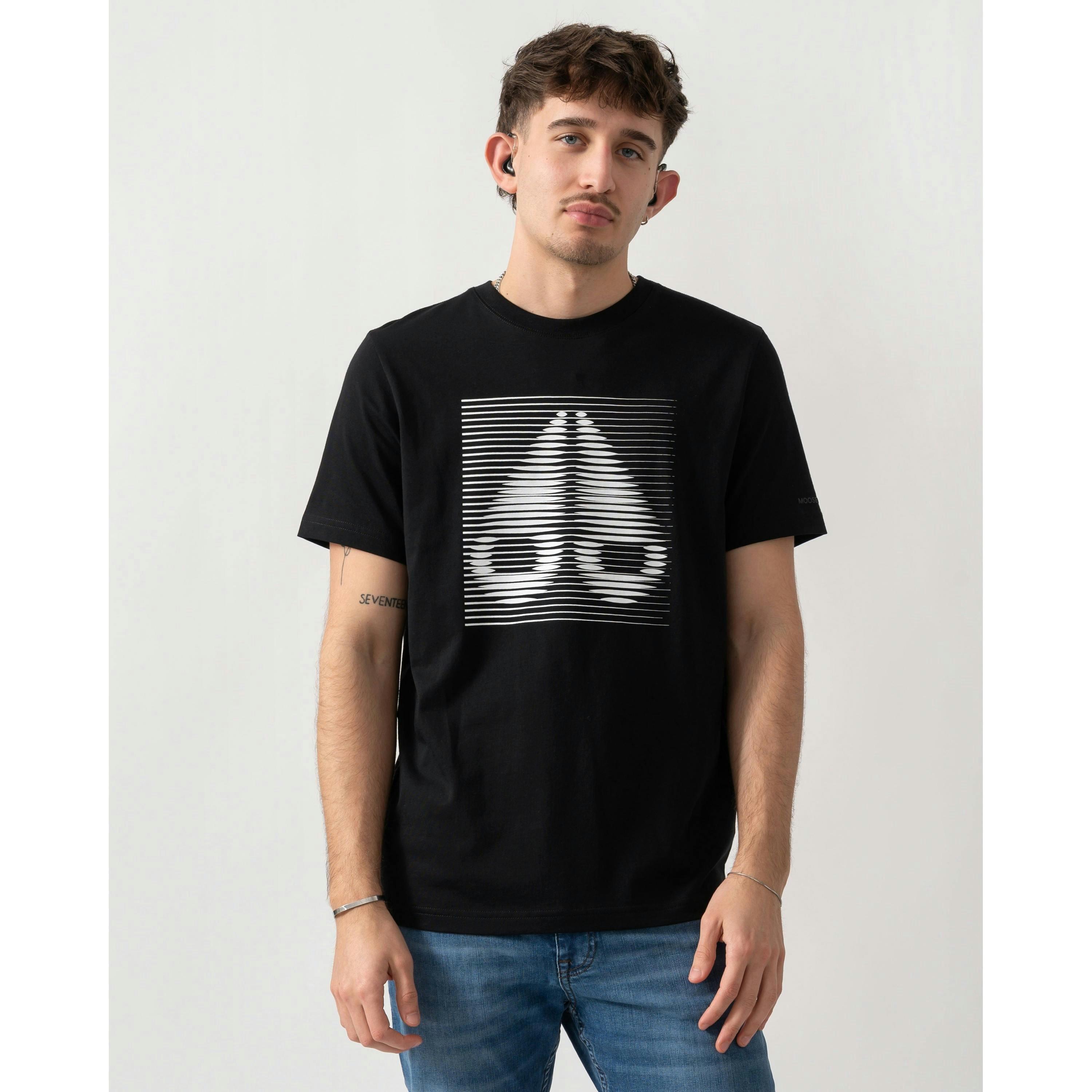 Moose Knuckles T-Shirt  in Black , view 1 of 4