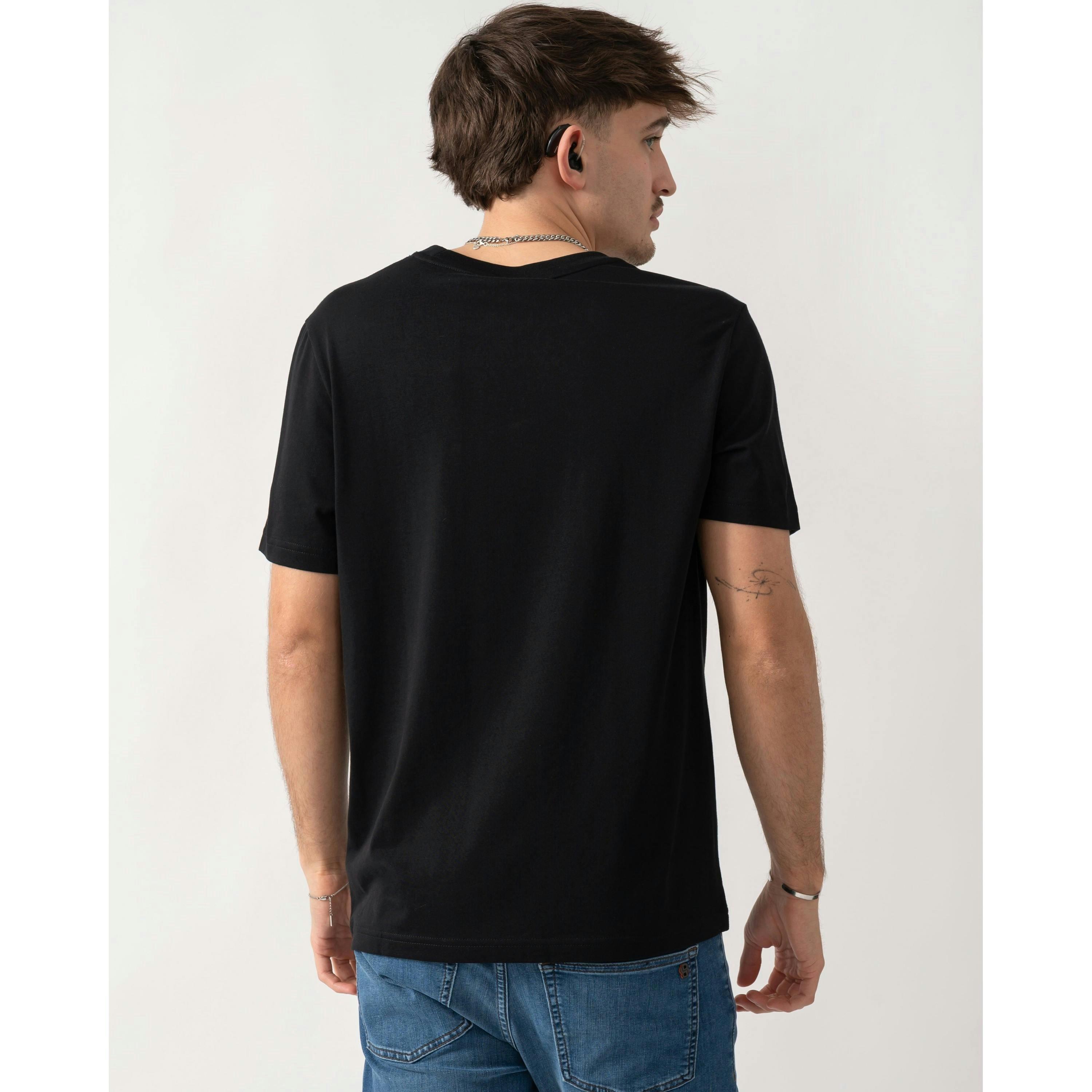 Moose Knuckles T-Shirt  in Black , view 2 of 4