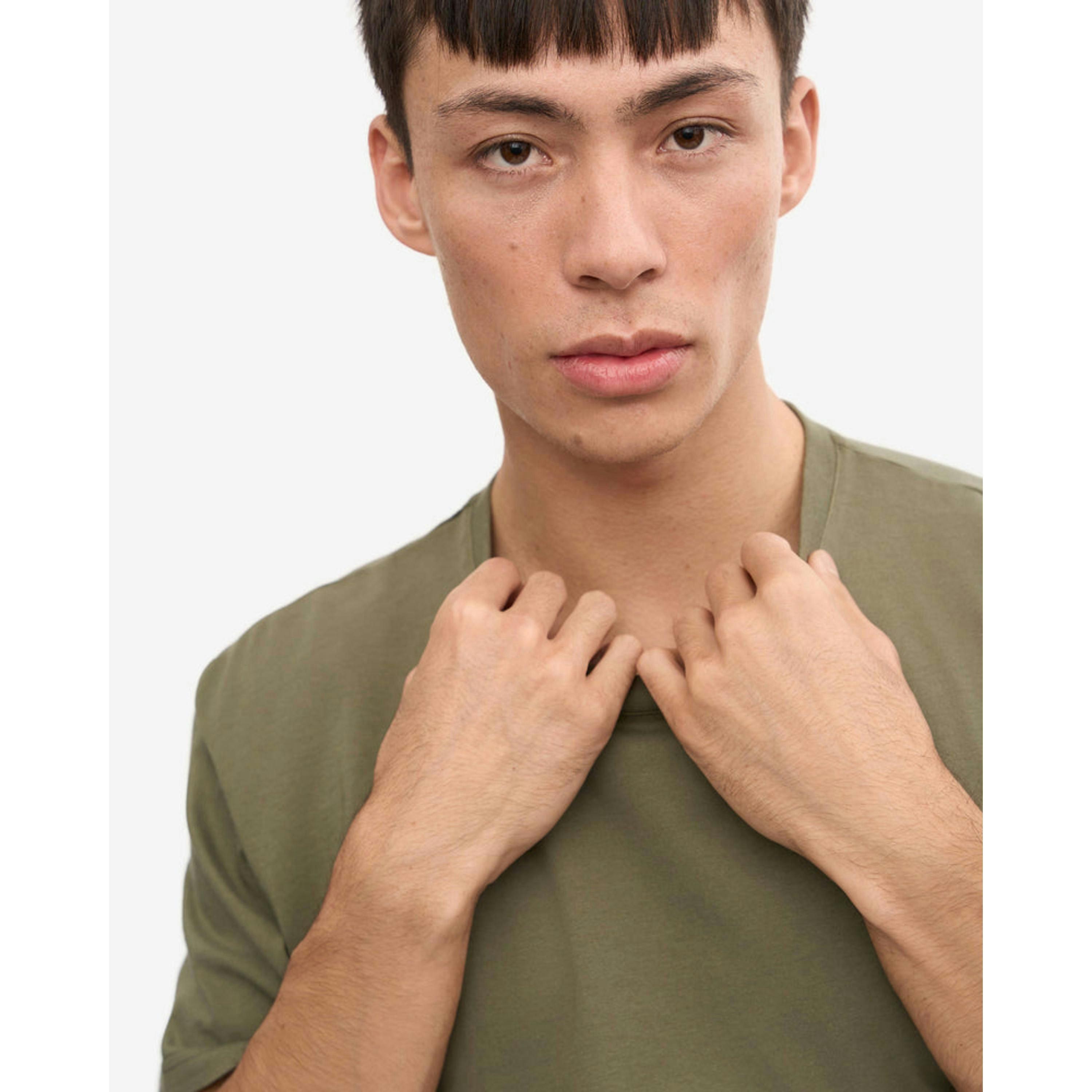 Colourful Standard T-Shirt  in Green , view 4 of 5