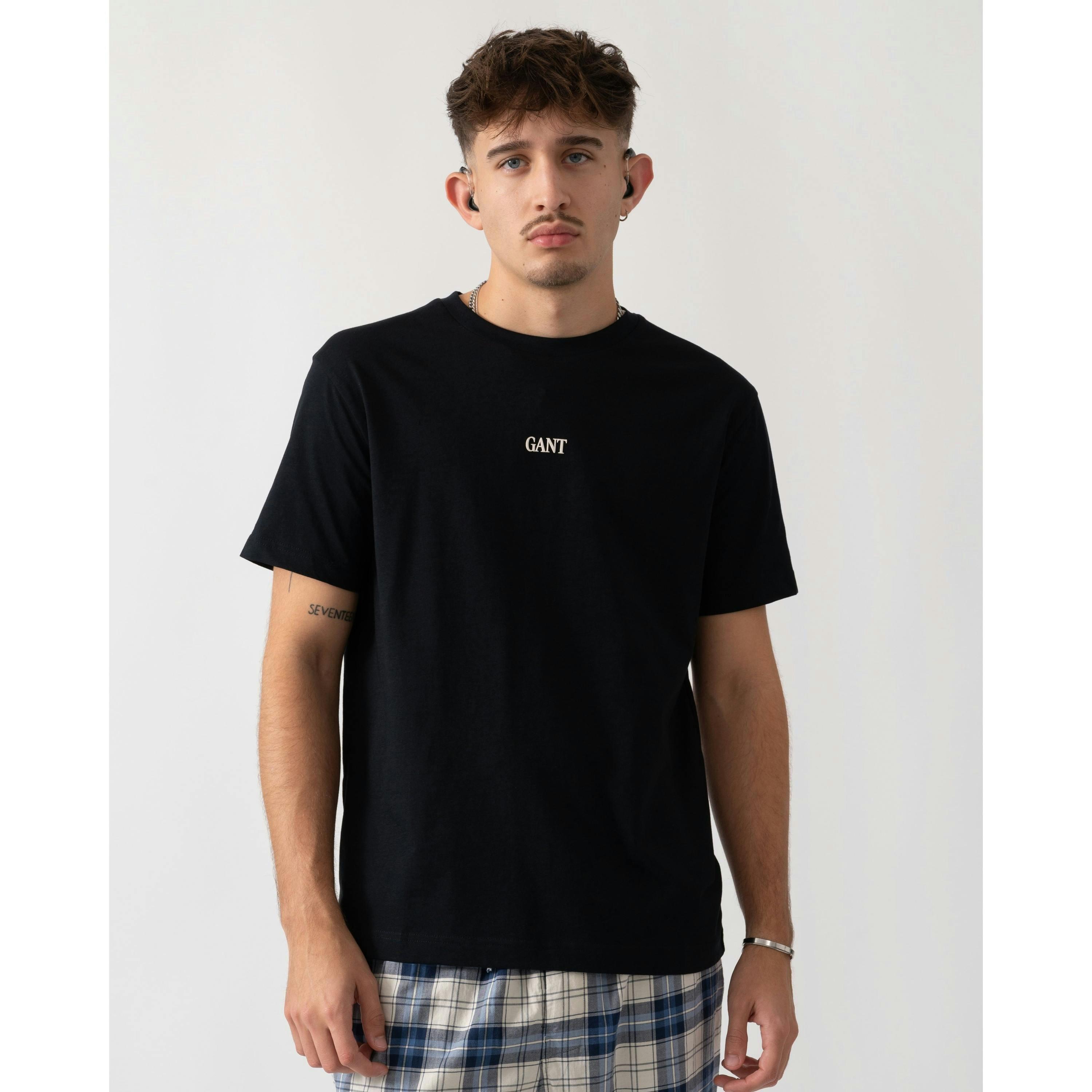 GANT Small Graphic T-Shirt  in Black , view 1 of 5