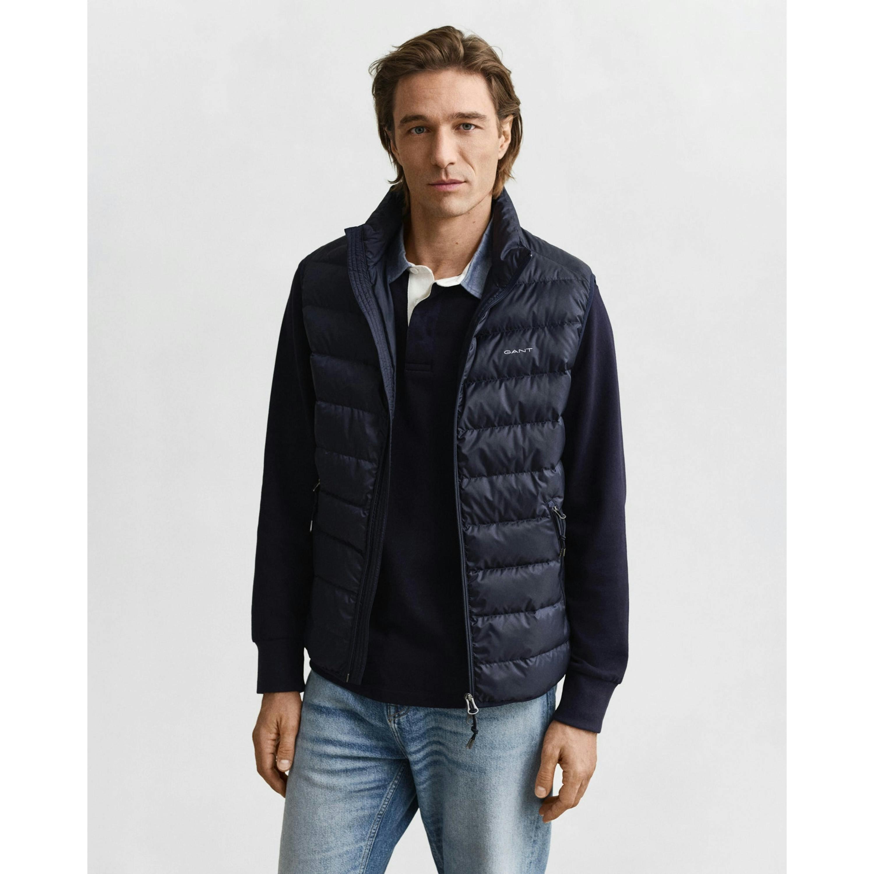 GANT Gilet  in Navy , view 1 of 4