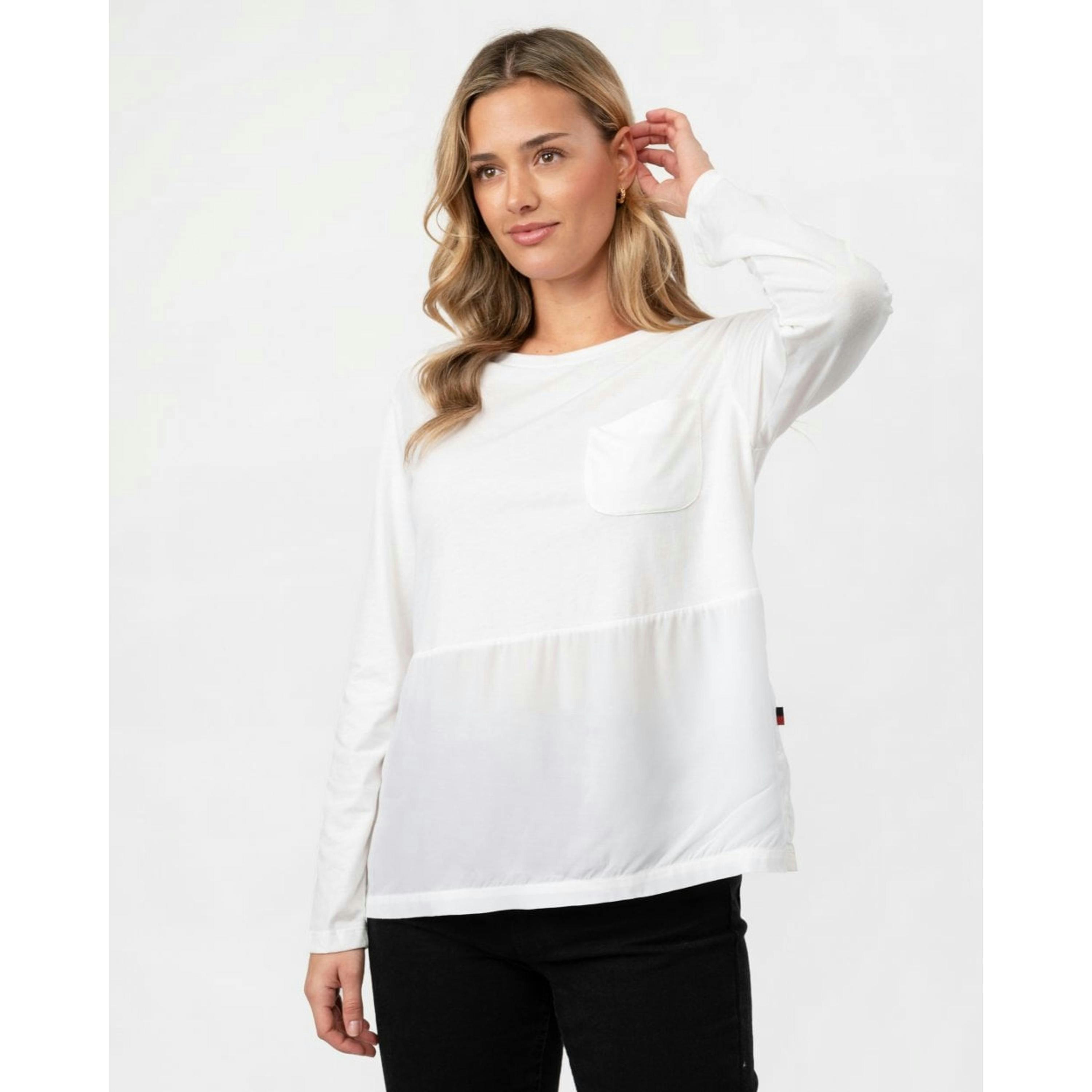 Woolrich T-Shirt  in White , view 1 of 4