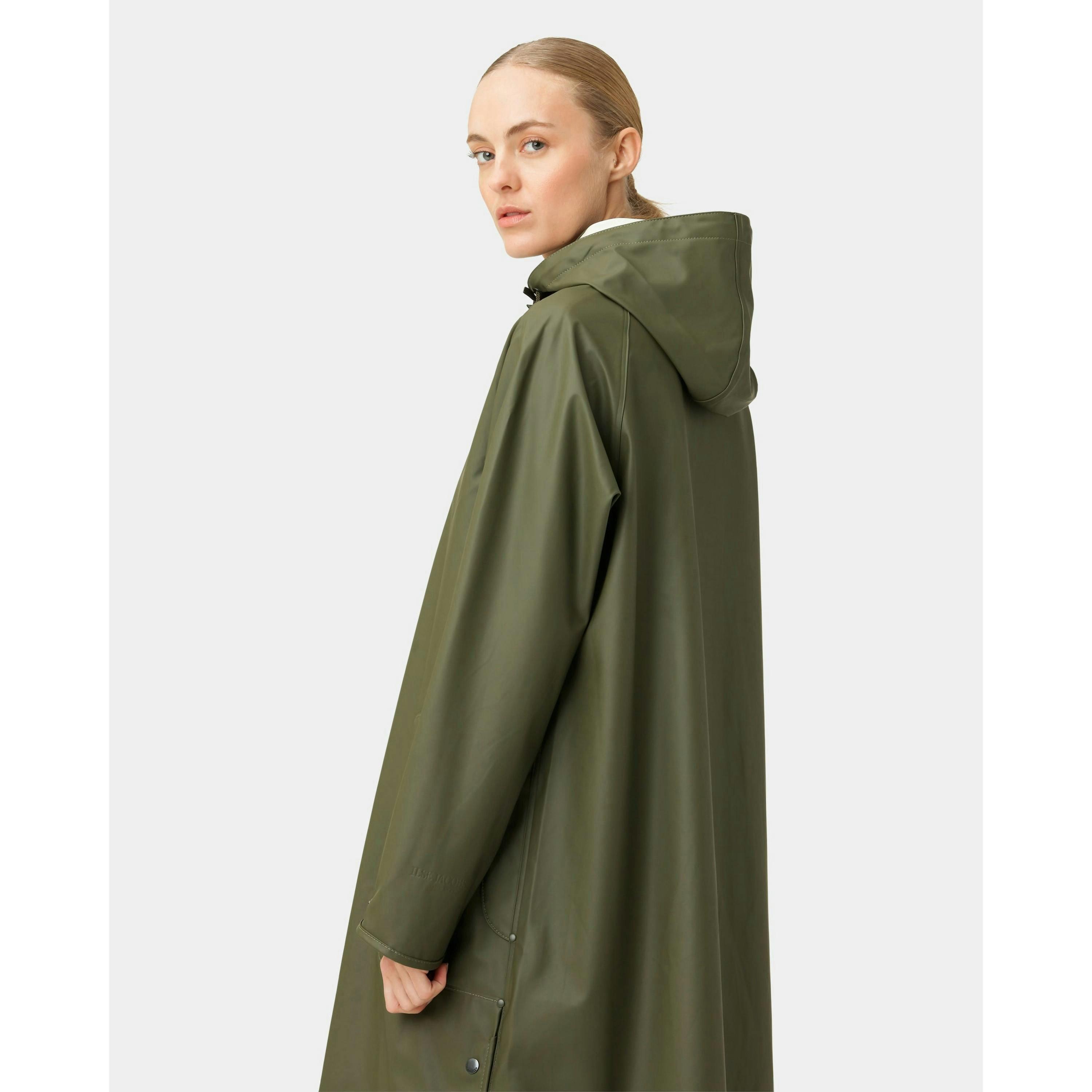 Isle Jacobsen Raincoat  in Green , view 3 of 6
