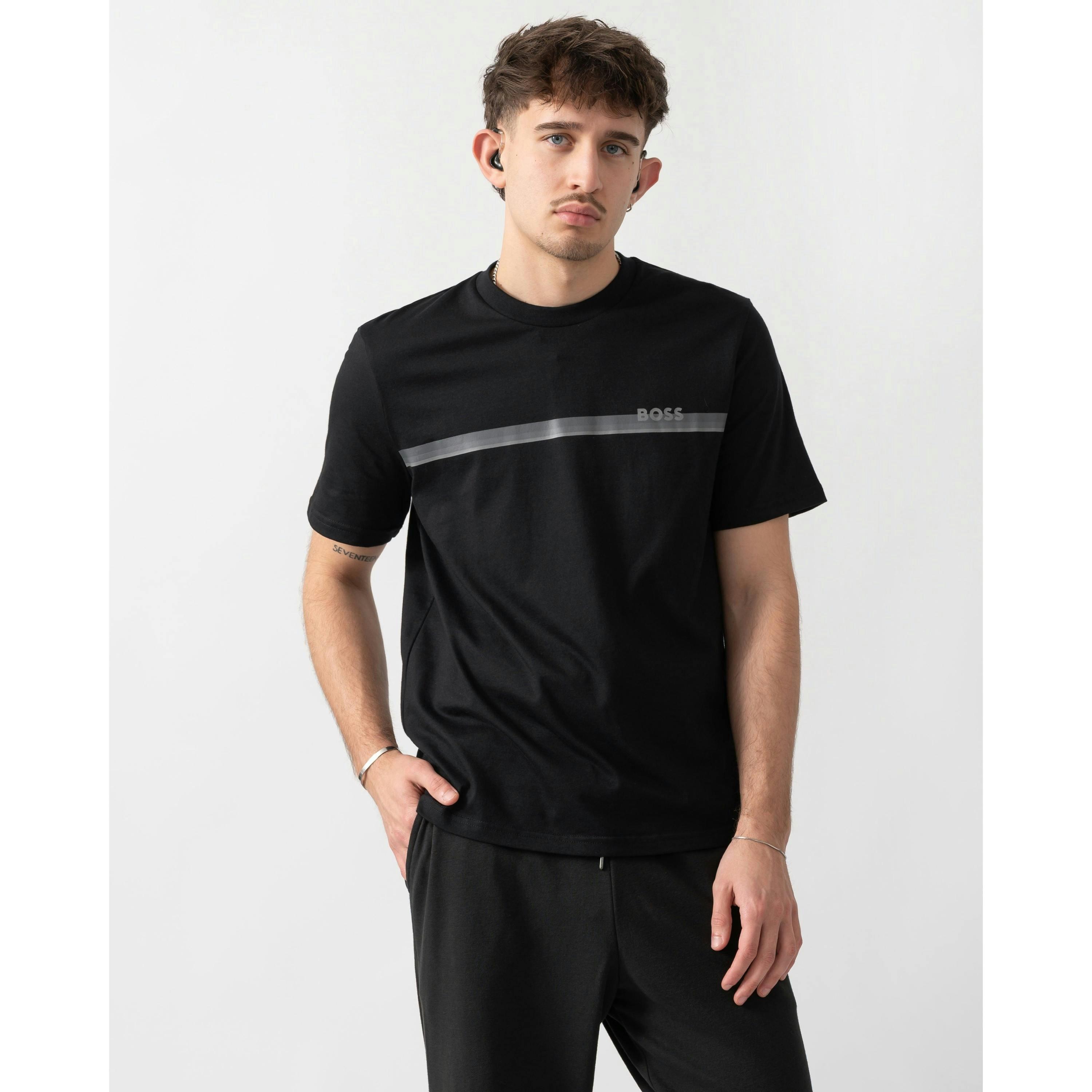 Hugo Boss T-Shirt  in Black , view 1 of 4