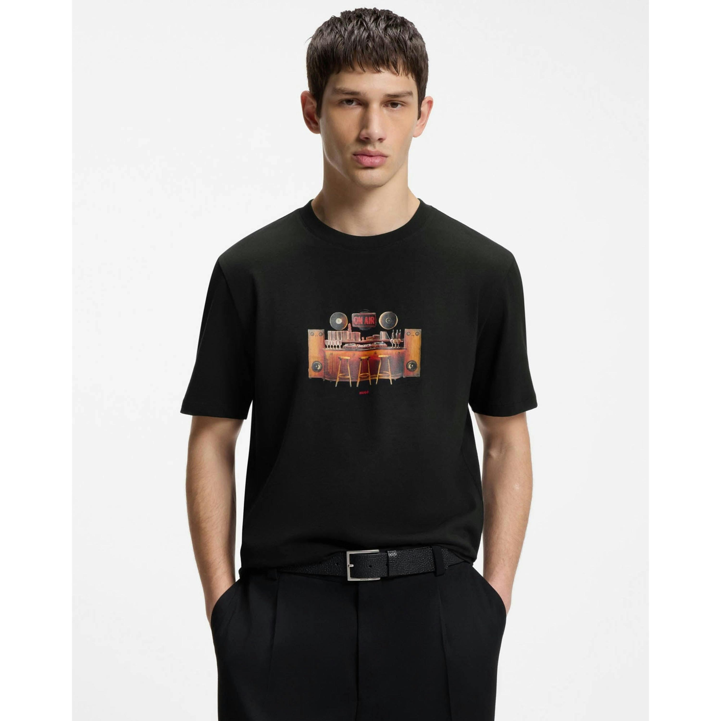 Hugo Boss T-Shirt  in Black , view 1 of 3