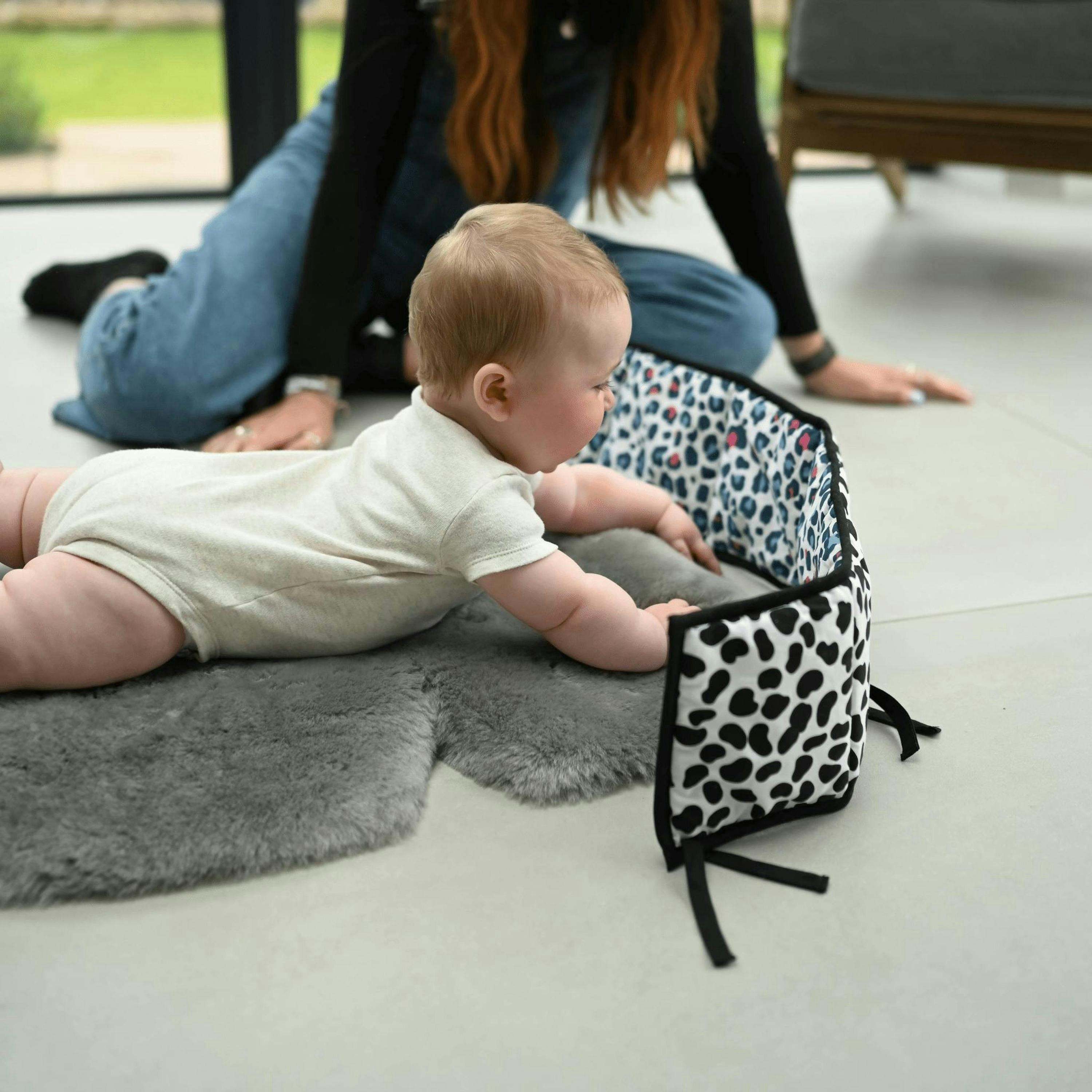 ANIMAL PRINT SENSORY STRIP - reversible - birth to 12 months , view 3 of 6