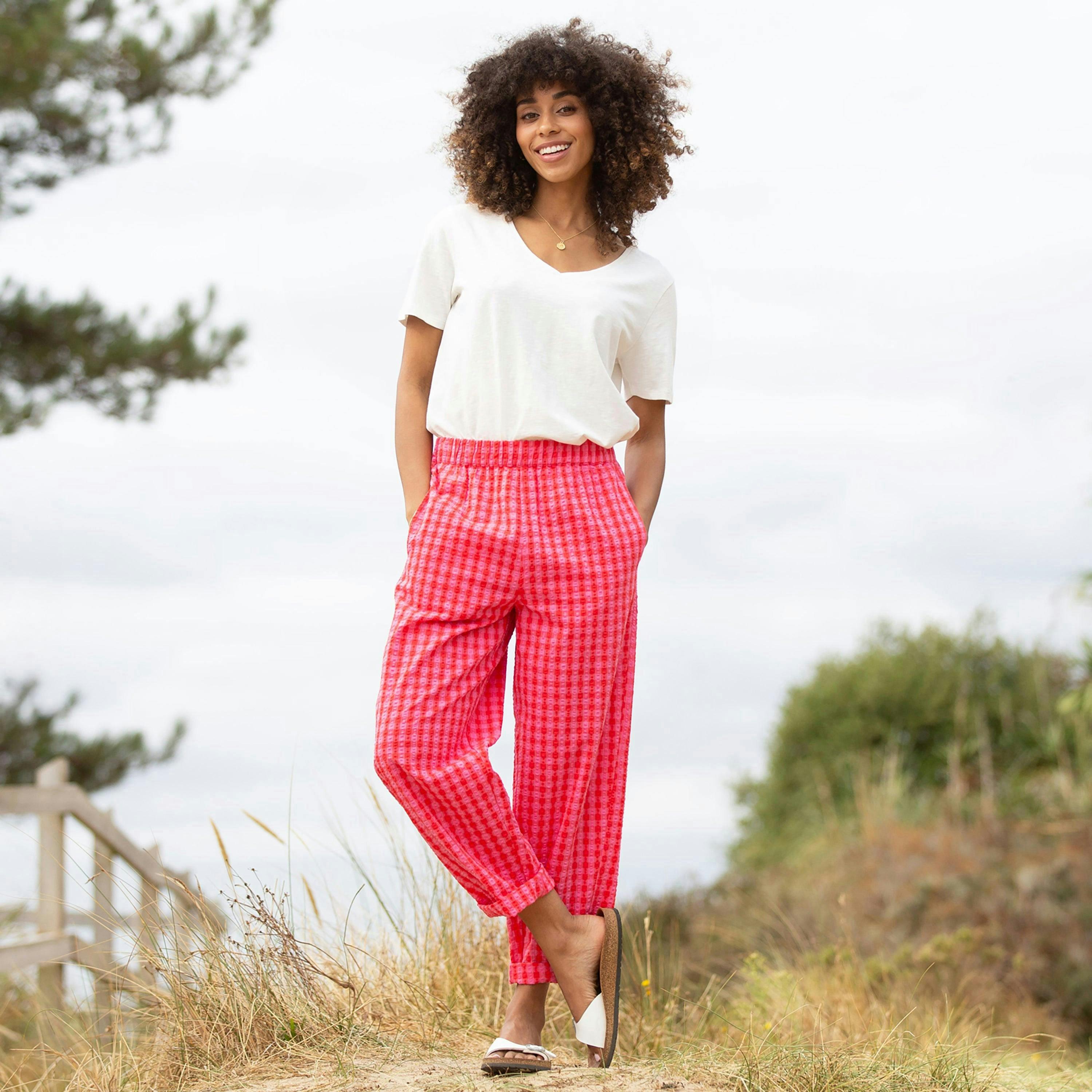 Organic Rixon Barrel Leg Seersucker Ankle Grazer Trousers Gingham , view 1 of 3