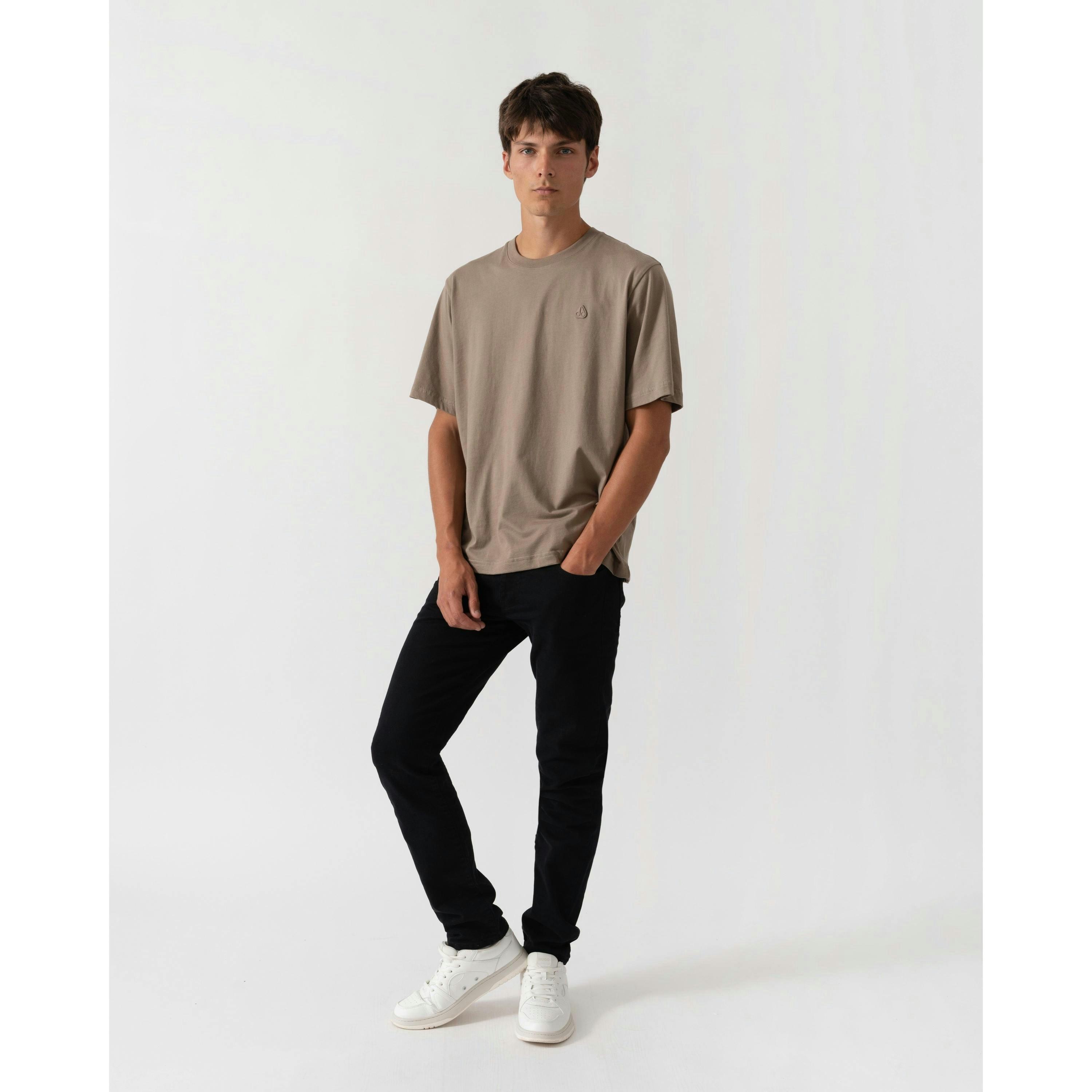 Moose Knuckles T-Shirt  in Grey , view 4 of 4