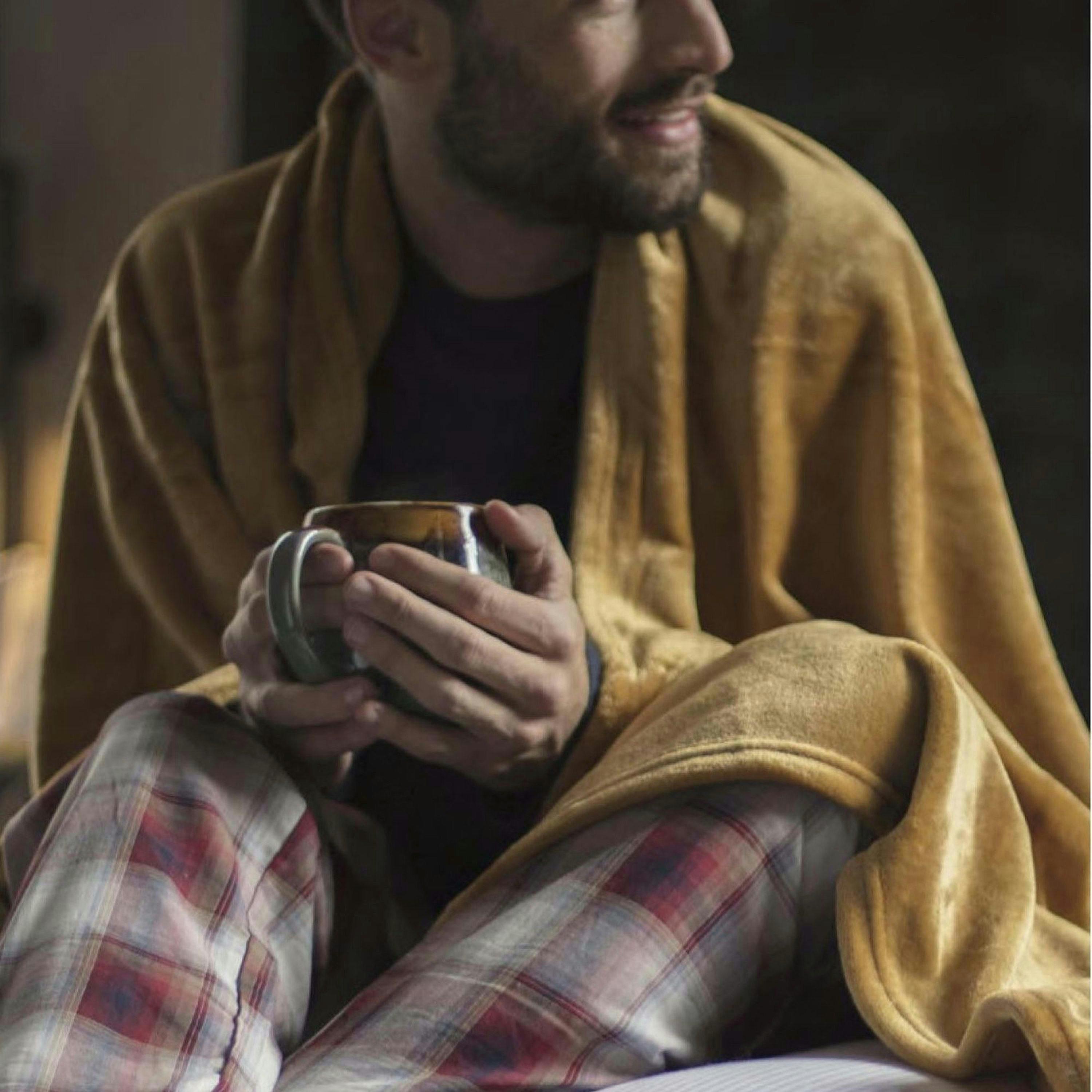 Extra Soft Warm Large Luxury Thermal Fleece Throw Blanket - 180 x 200 cm , view 5 of 5