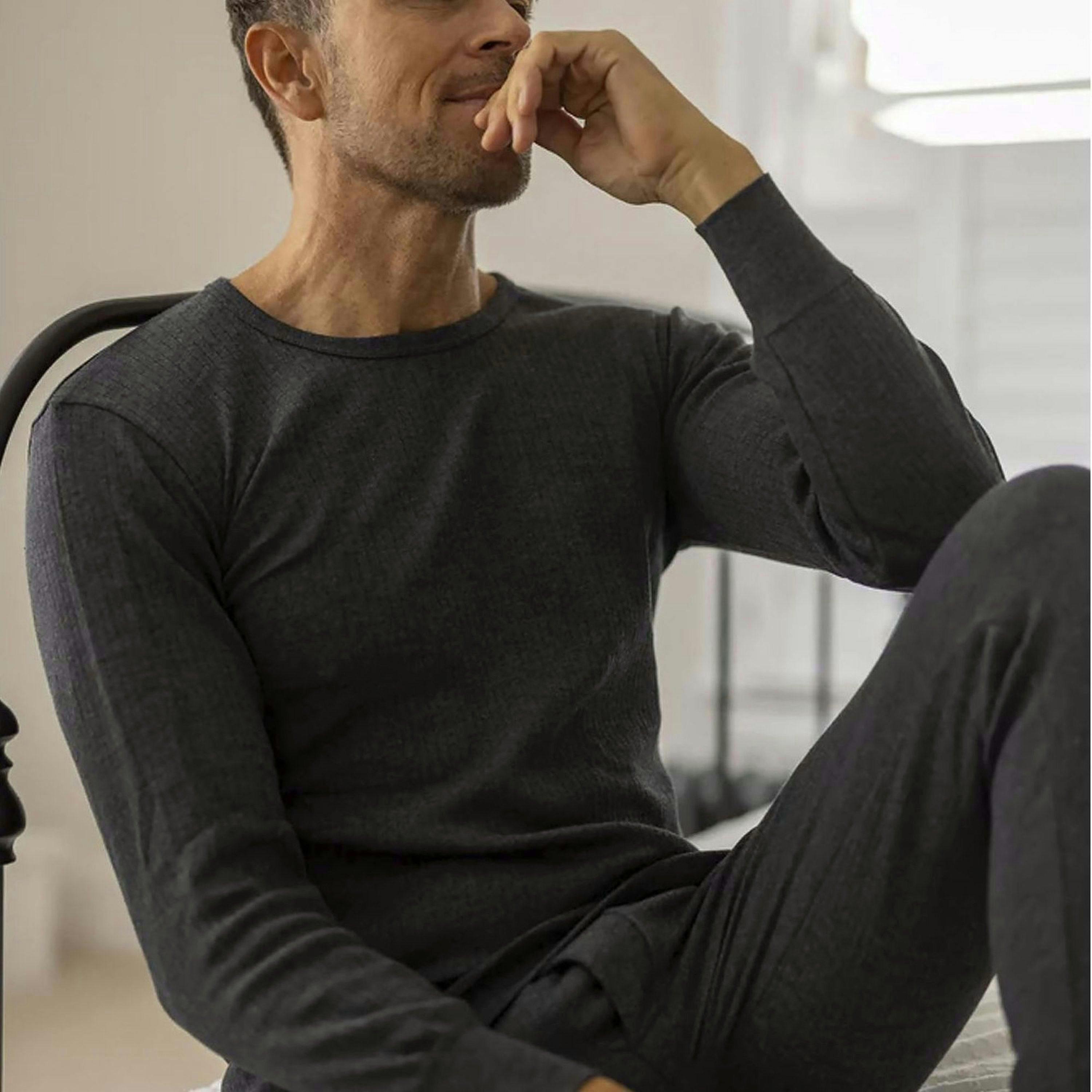 Winter Men's Thermal Underwear Set: Top and Long Johns , view 3 of 5