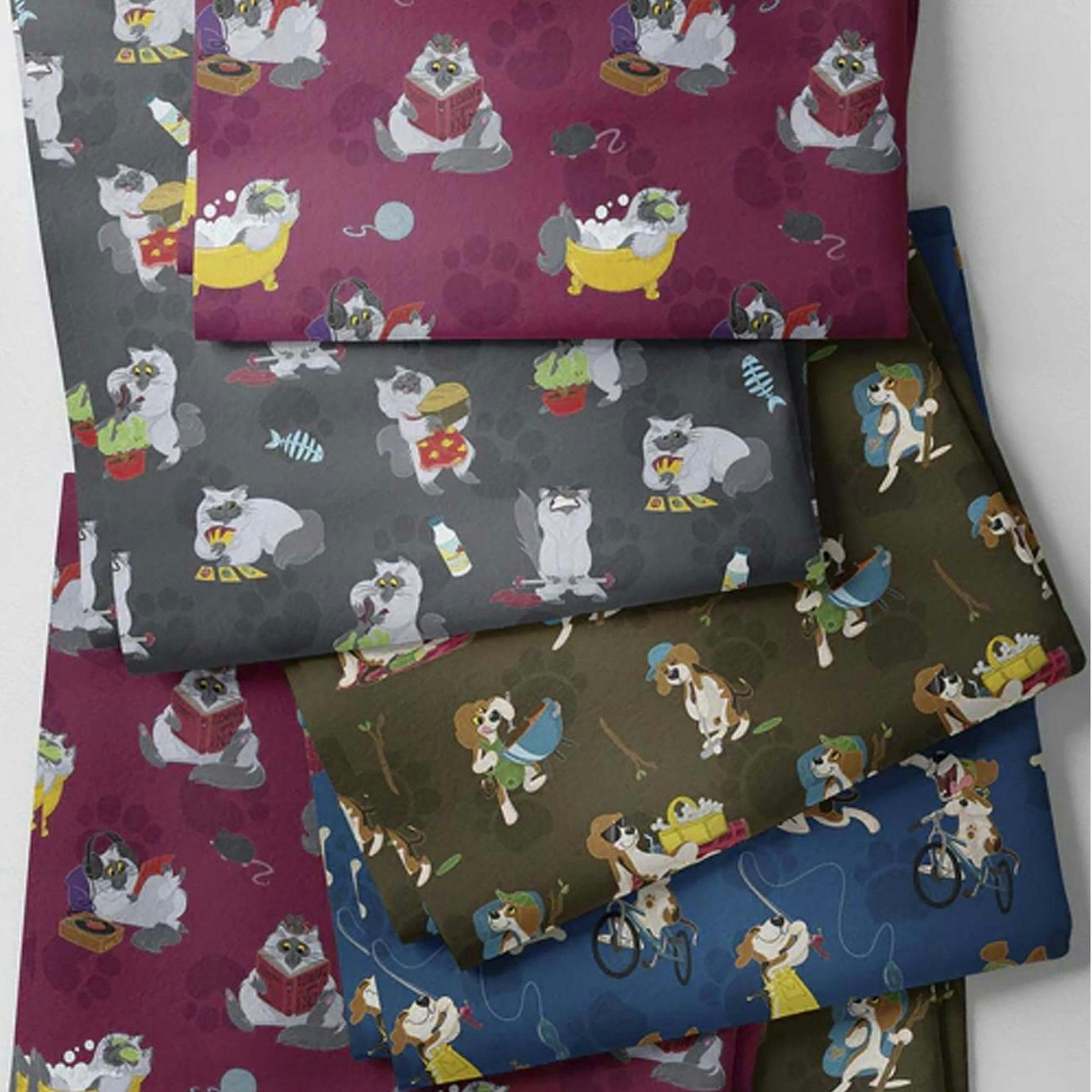 Warm Quilted Fleece Pet Blanket for Winter with Cats & Dogs , view 4 of 5